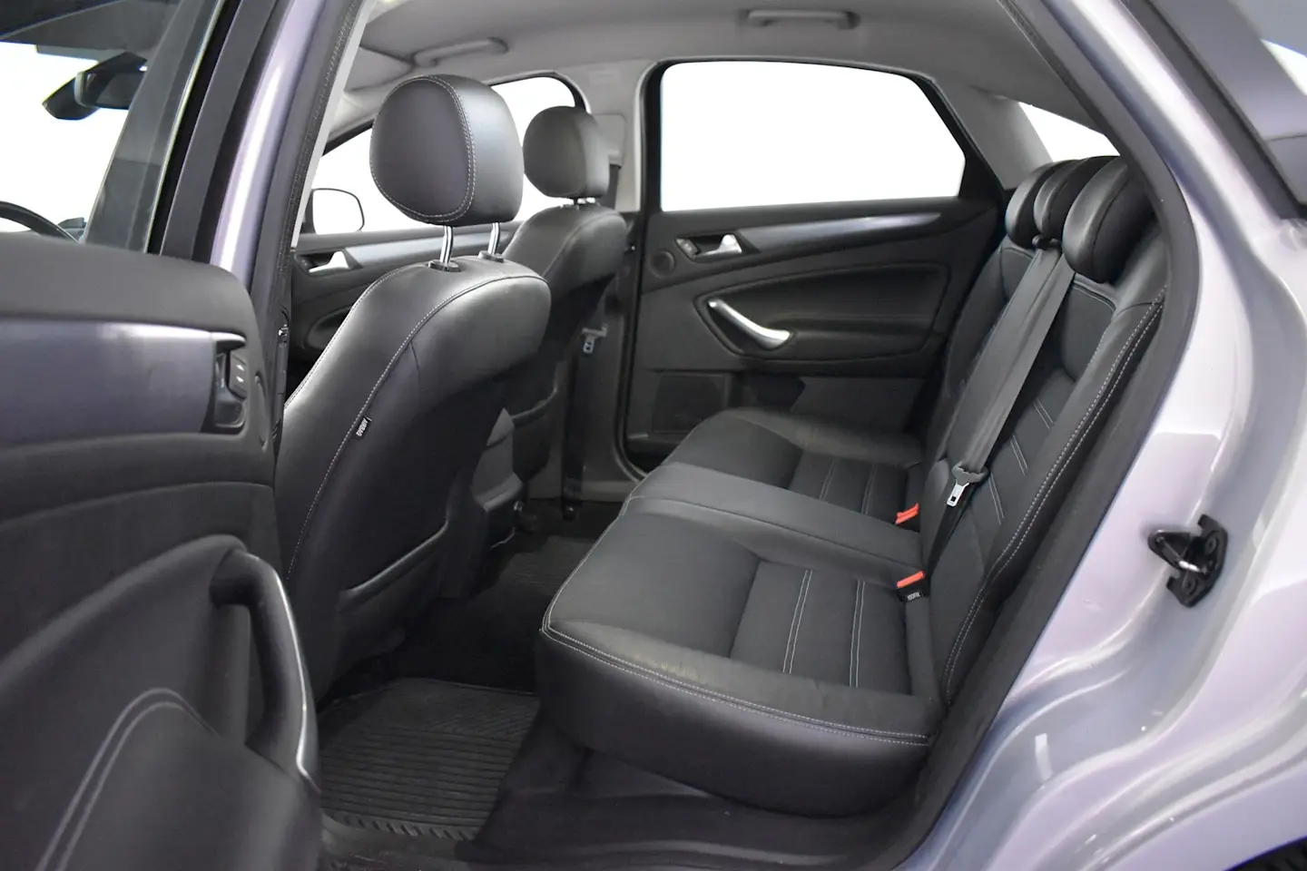 Car Image - 77v7nUNh2Zlw3OzccbQPbq