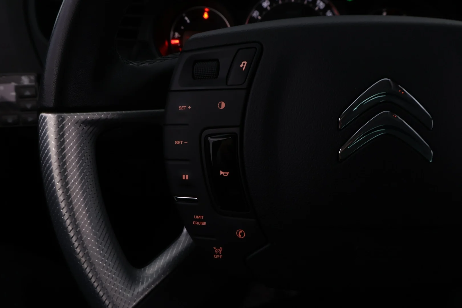 Car Image - 3o88v0xEG25spPdQjQbYpR