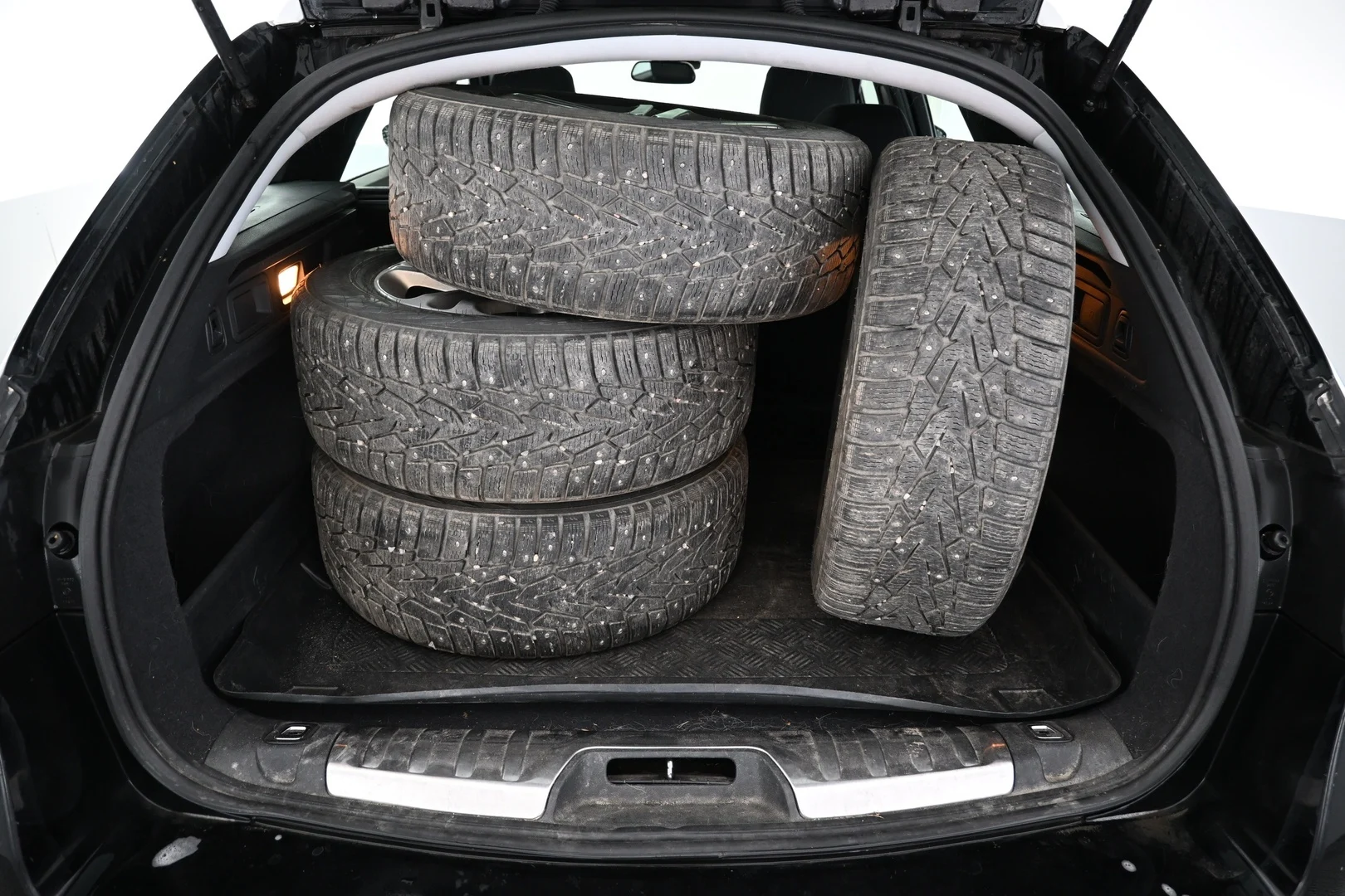 Car Image - 1PlBwZWswNSi4Eggo3Vwg3
