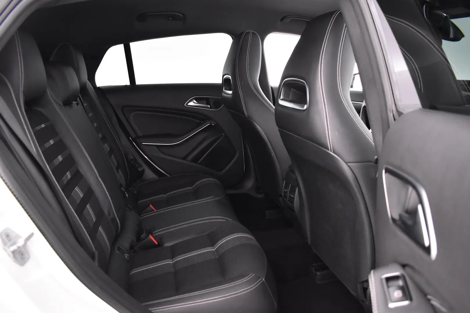 Car Image - 7p4s3XzLbI2Tdi8Lsf3Wow