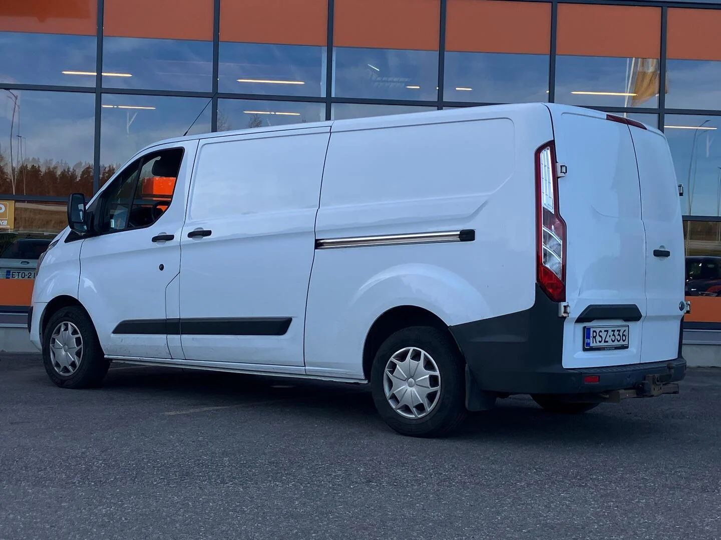 Car Image - 3ZfxNSe19M2F4rLIPMF5Xv