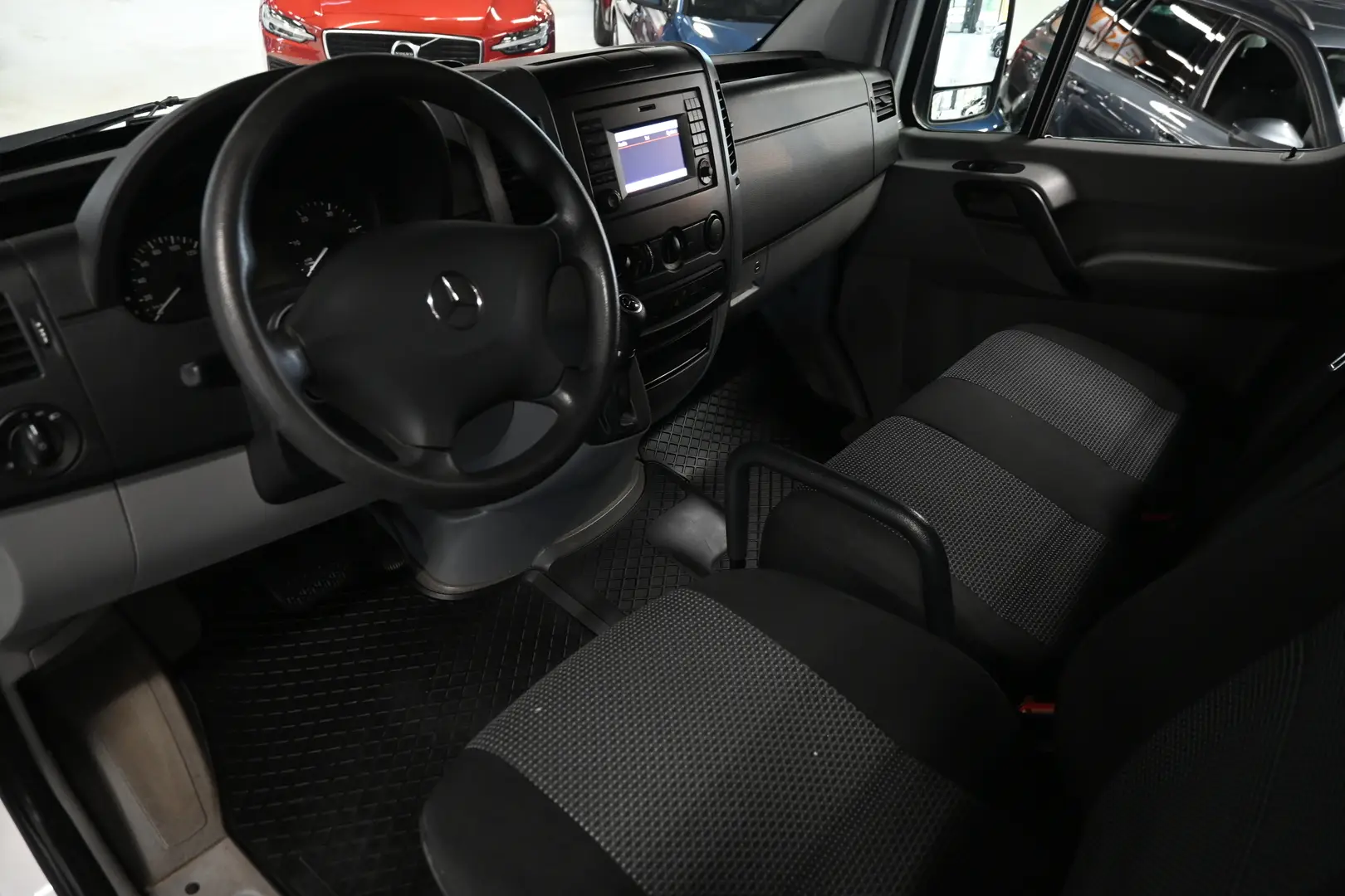 Car Image - 4qZnDMJWFbbfLAApwB1eMq