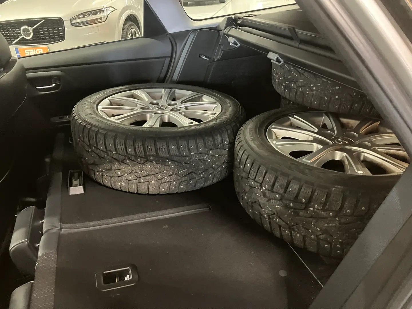 Car Image - 27k5CbjvvFOzCiZisNXw7O