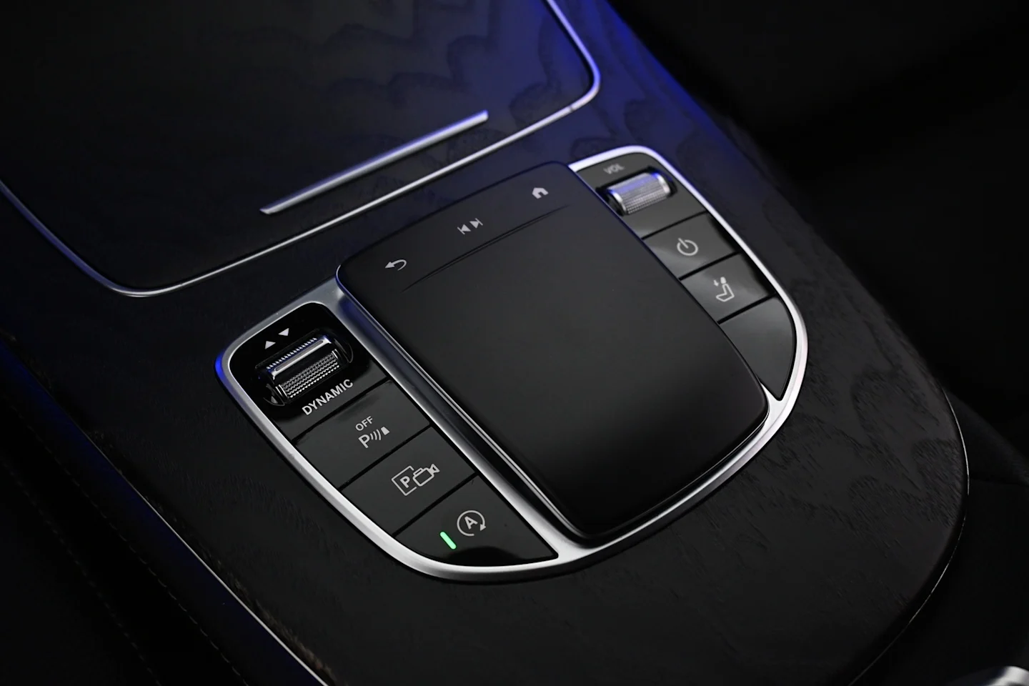 Car Image - 7AAo84ibJQnA8A8sZbmxmK