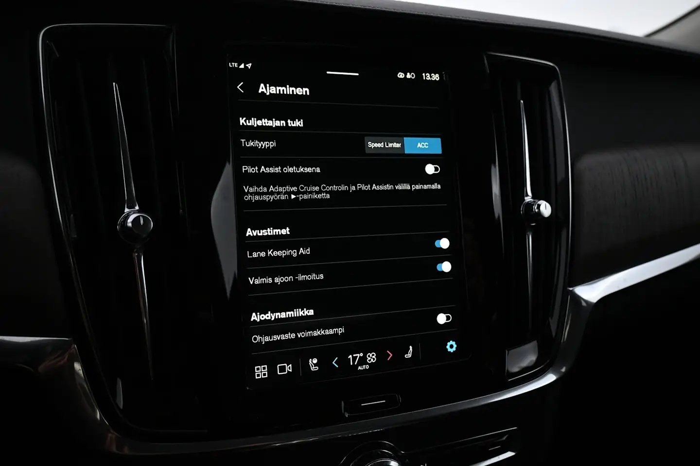 Car Image - 4xaQBJMt9sqErWu7xChVJl