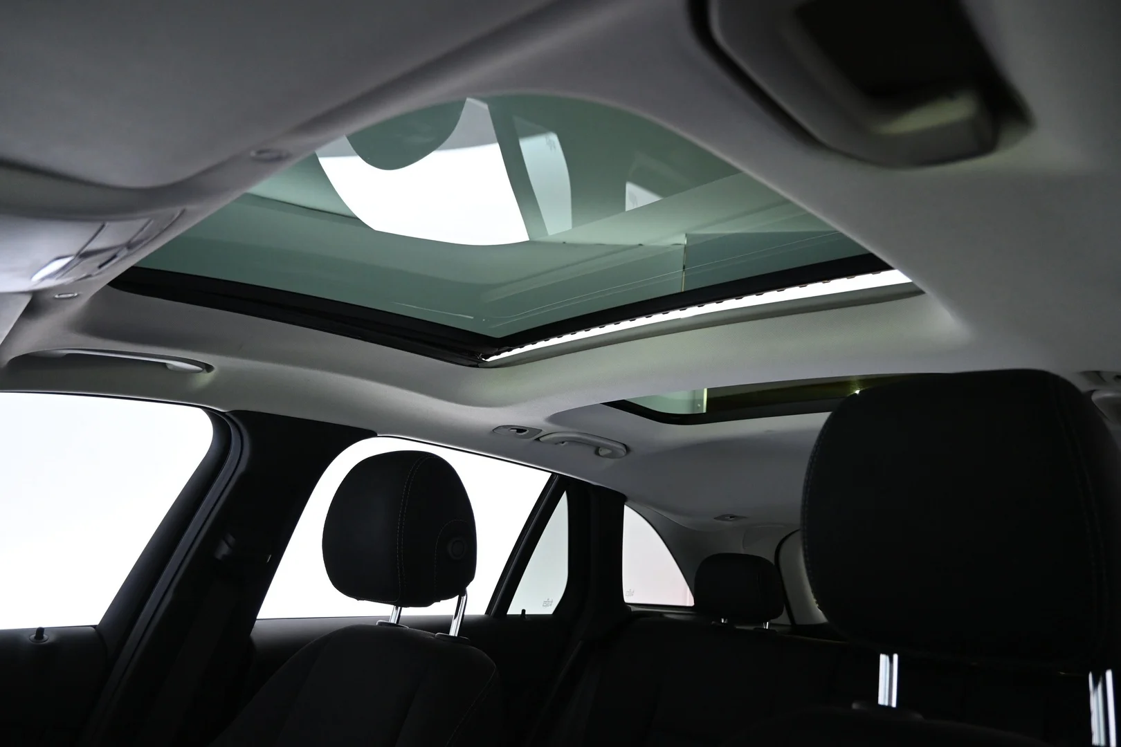 Car Image - 69MJJiXak27ghiBgAwn8EM