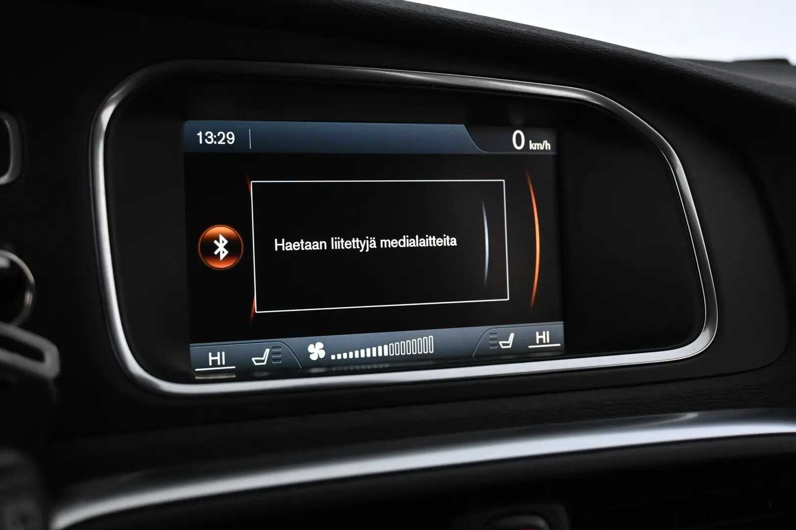 Car Image - 4UUtbR0MF4TY3QgRmK6hjS