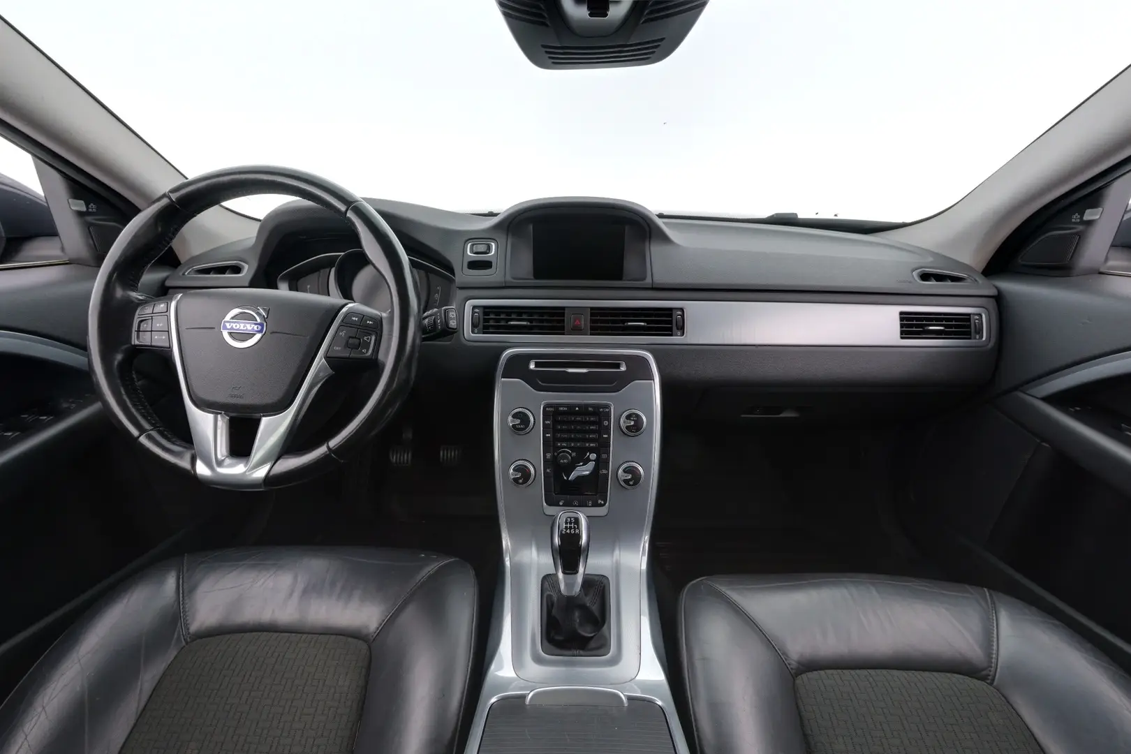 Car Image - 2lHI4omqru2UdJCivRdMUN
