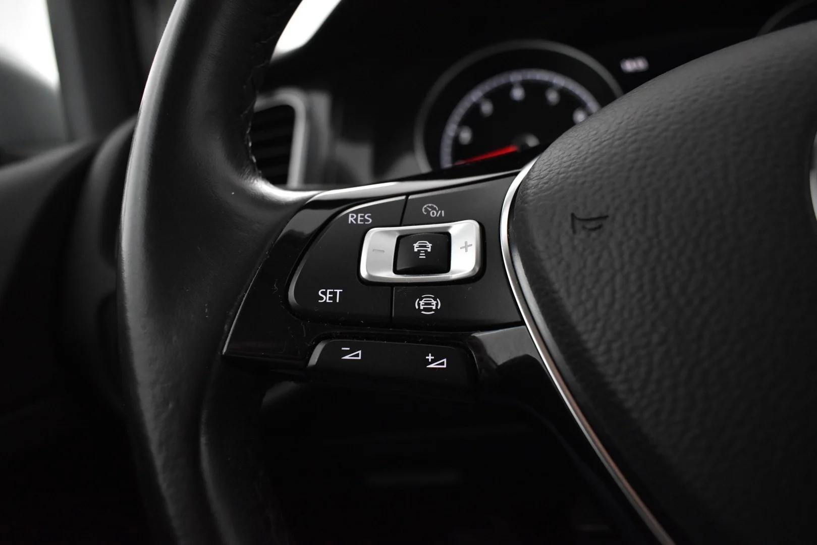 Car Image - 4x29MqTWQ68zV0LewozLQx