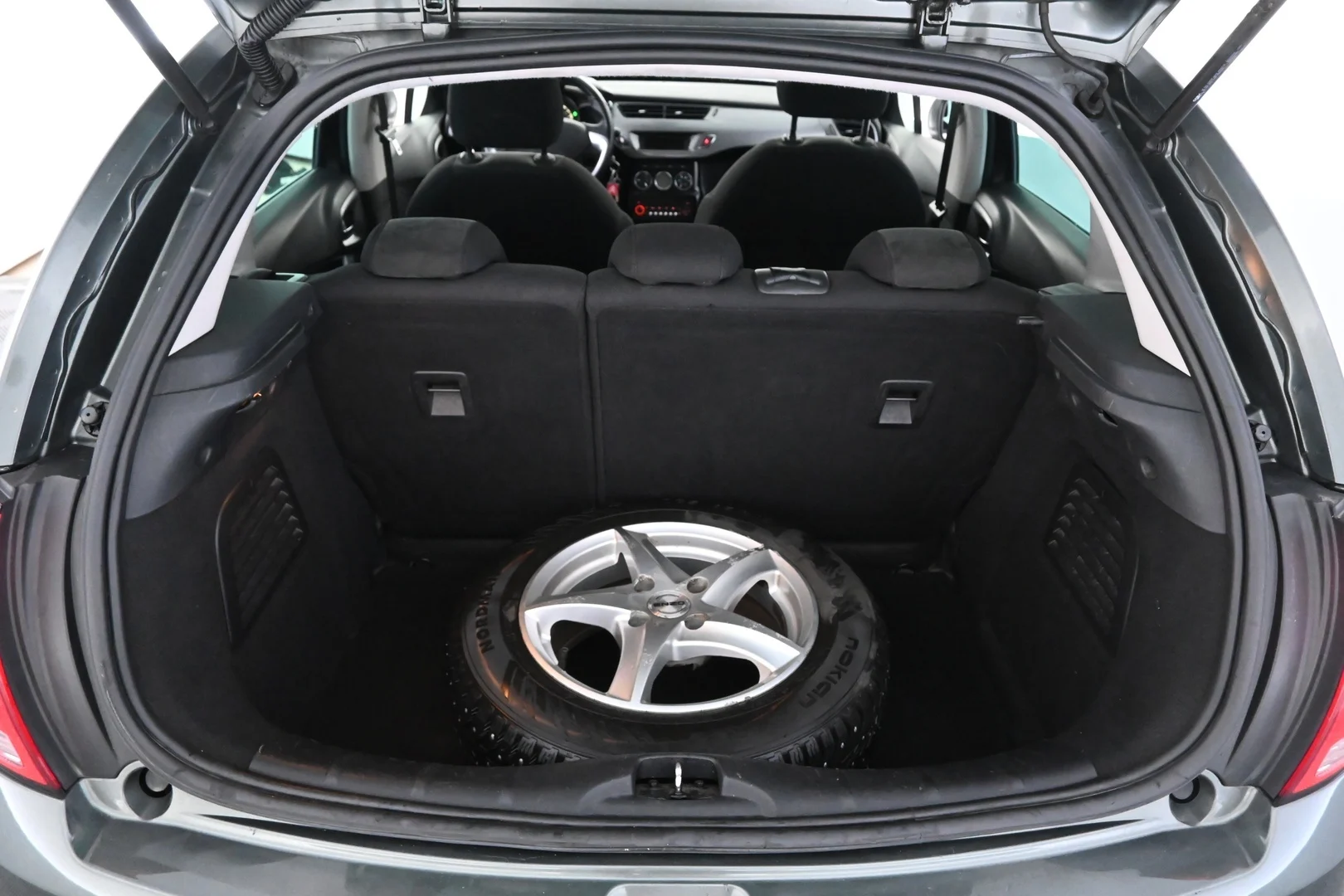 Car Image - 7yOmwbCIsbClB3ZplDAURK