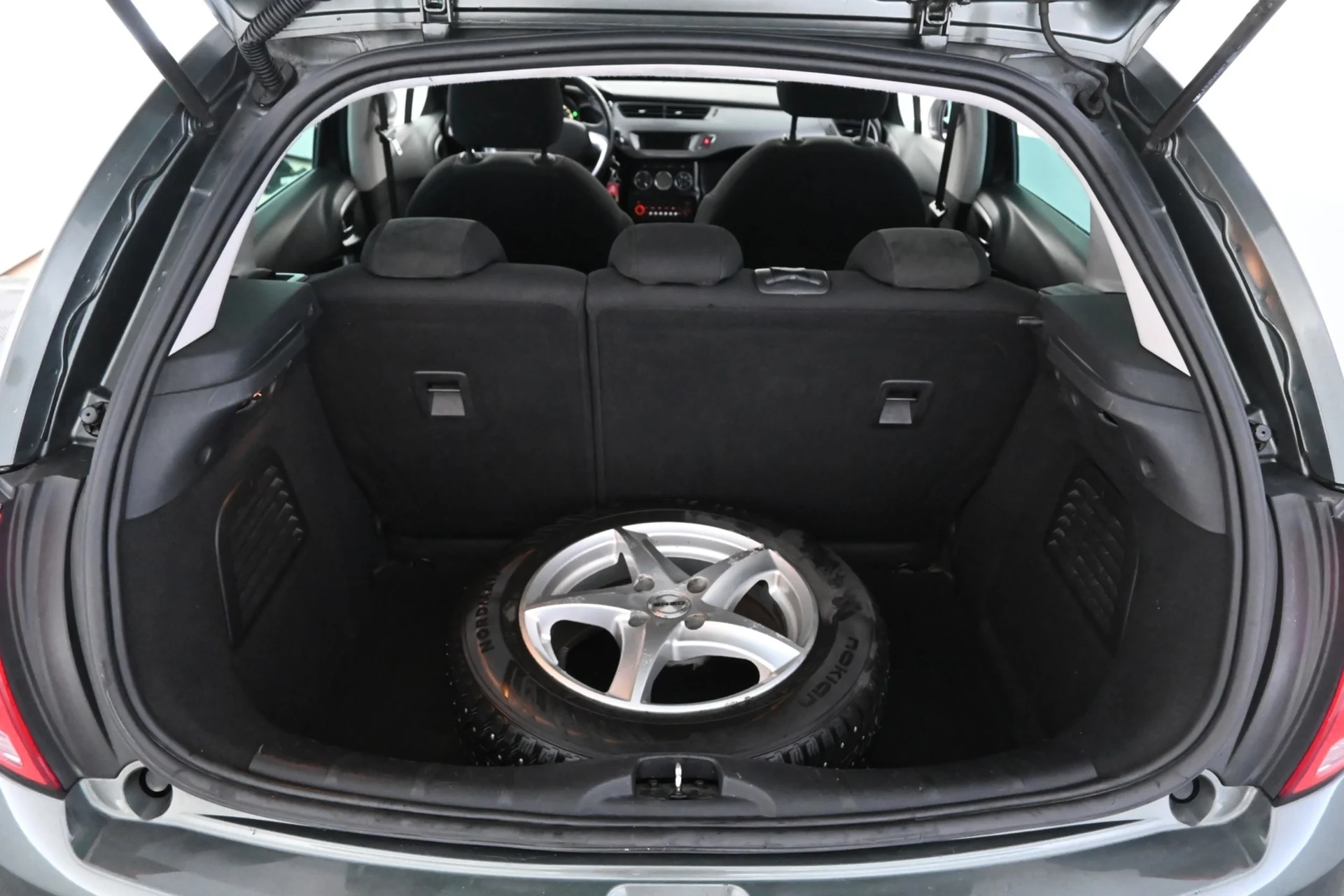 Car Image - 7yOmwbCIsbClB3ZplDAURK
