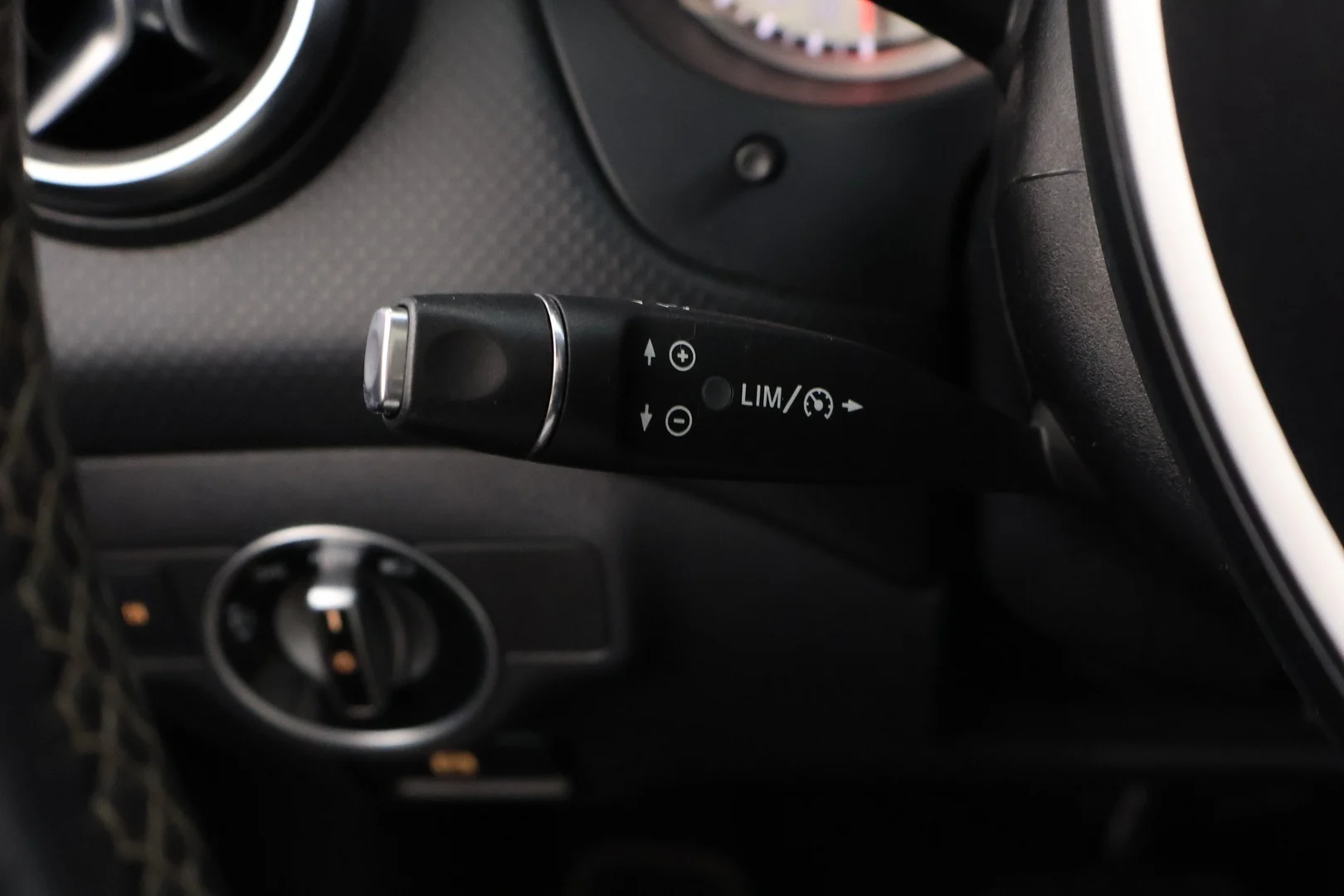 Car Image - 4EOeFlVwTrnPWrHLPXLN25