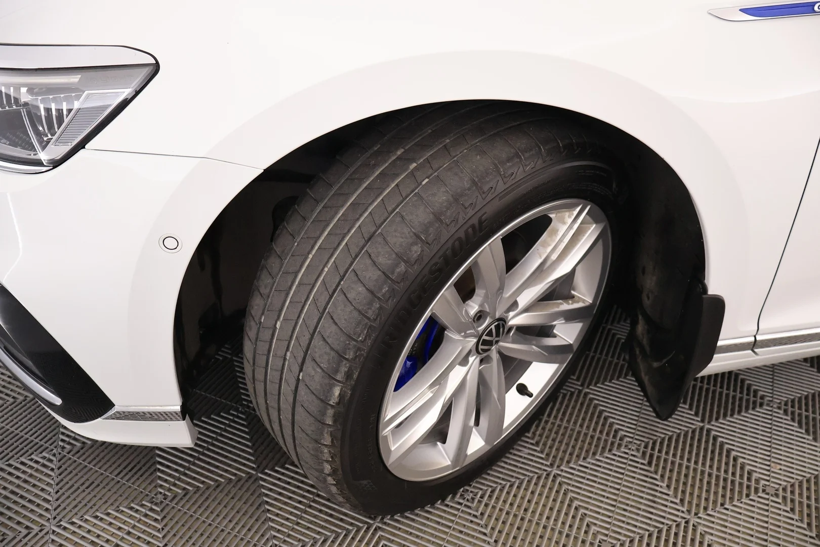 Car Image - 7lwR3zyZD5kVhVS2swjn7N