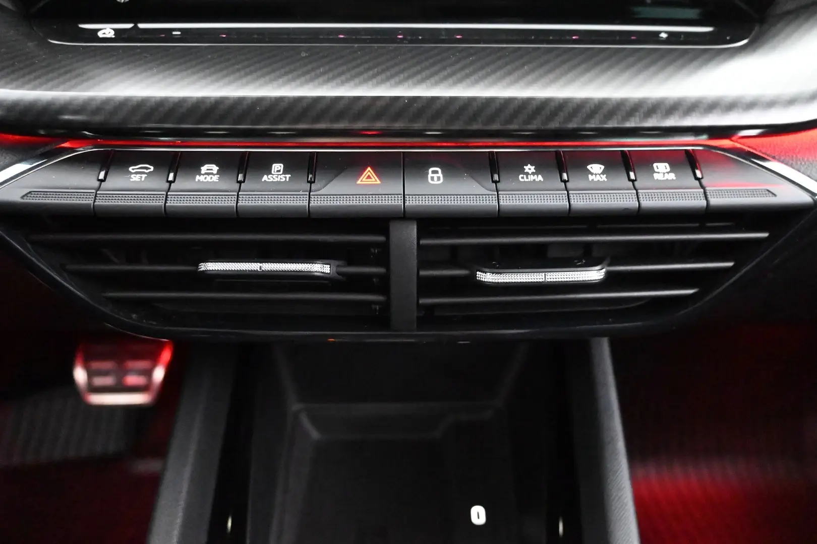 Car Image - x3M5mPuGqQRAUje1VisBV