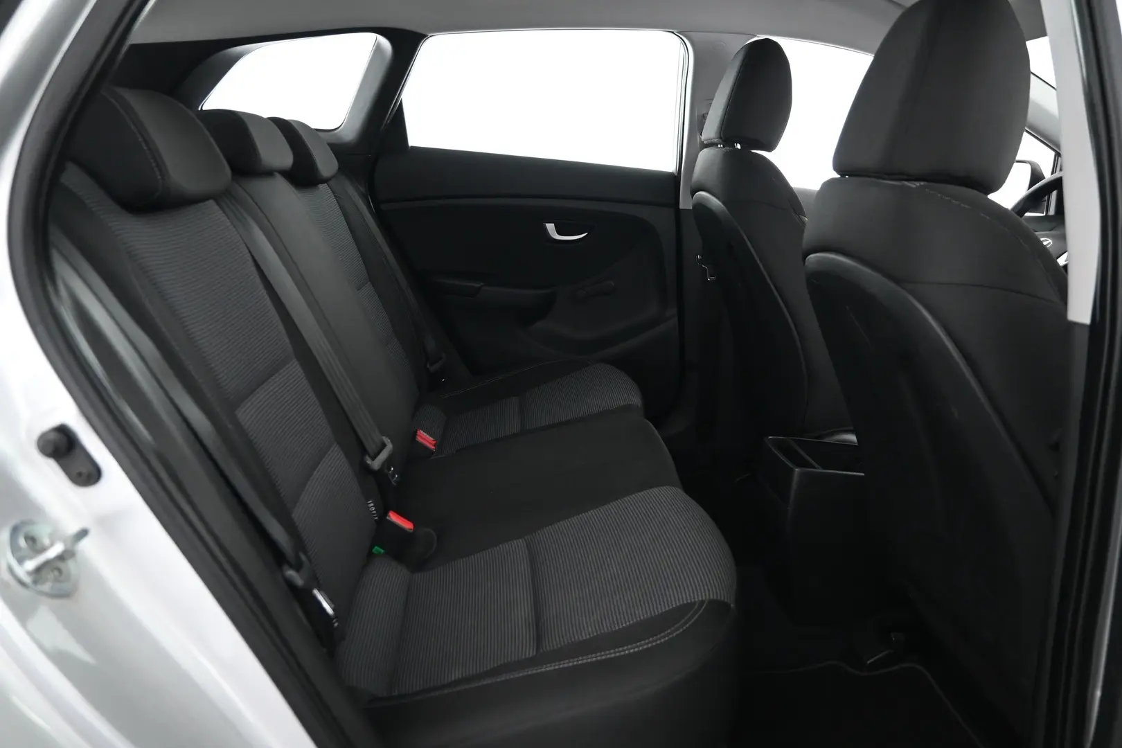 Car Image - 74uA31mwC69ItRJSgbyE29