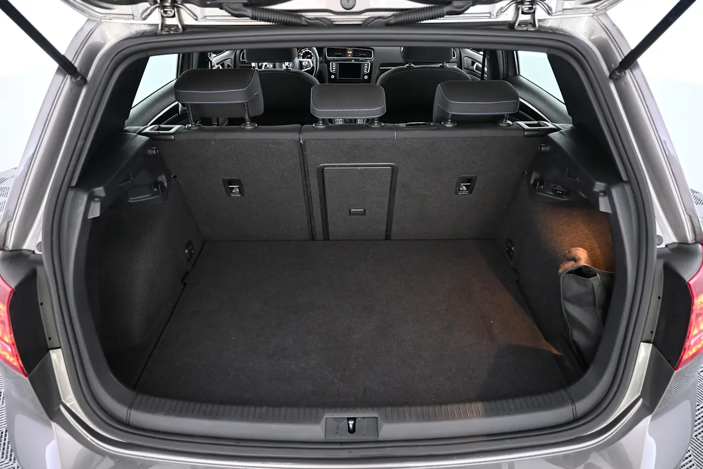 Car Image - 49ZKkDTRzR0dYWQBOkJNi4