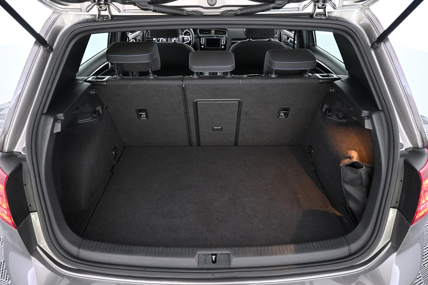 Car Image - 49ZKkDTRzR0dYWQBOkJNi4