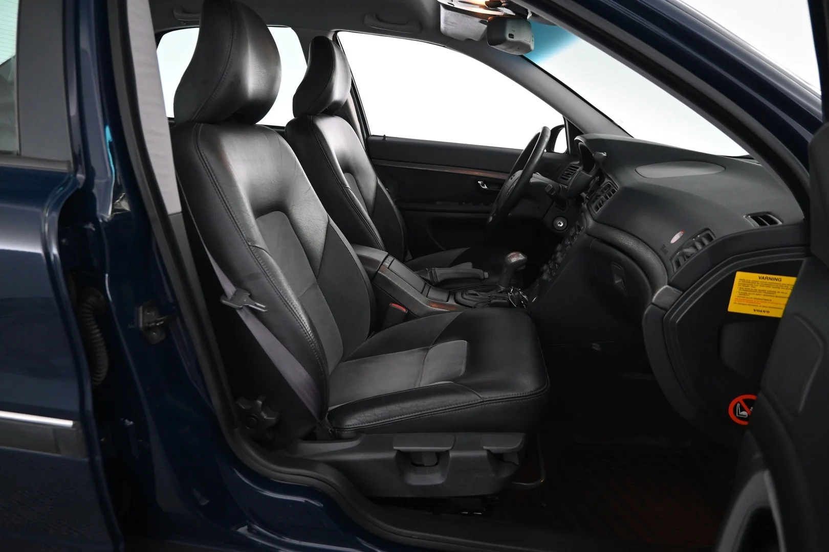 Car Image - 1hJhvYyNFsdkLp3NkZIECV