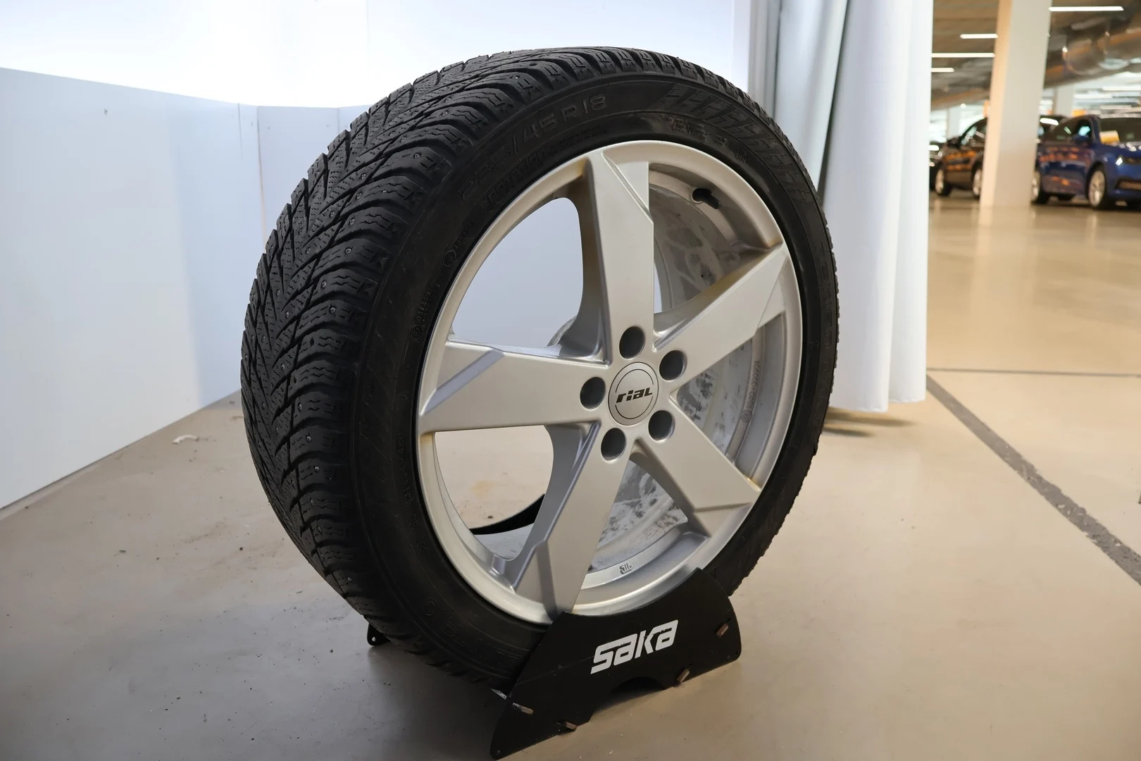 Car Image - 77r8kNA8hCe7REulslDRFe