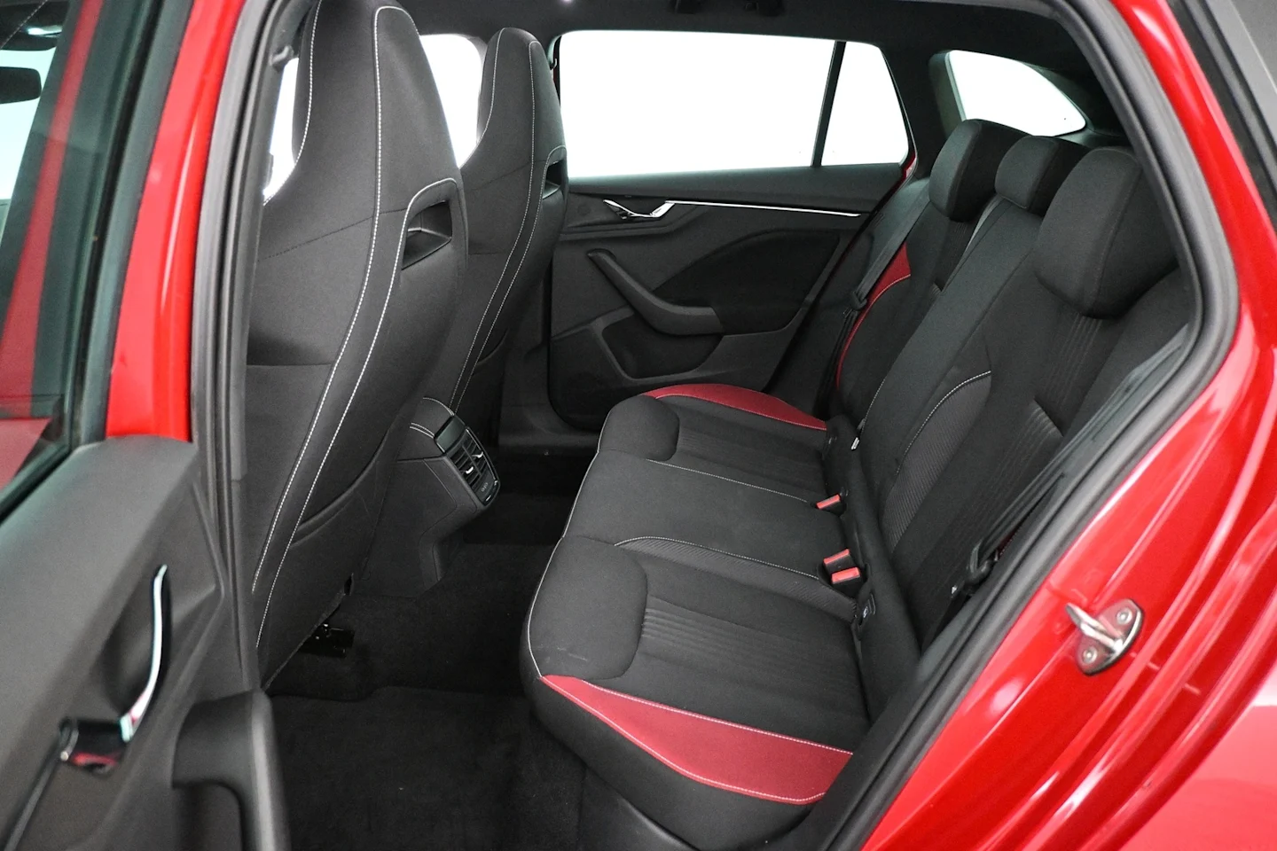 Car Image - tdSj9zXiWqsO8HjCrzc9R