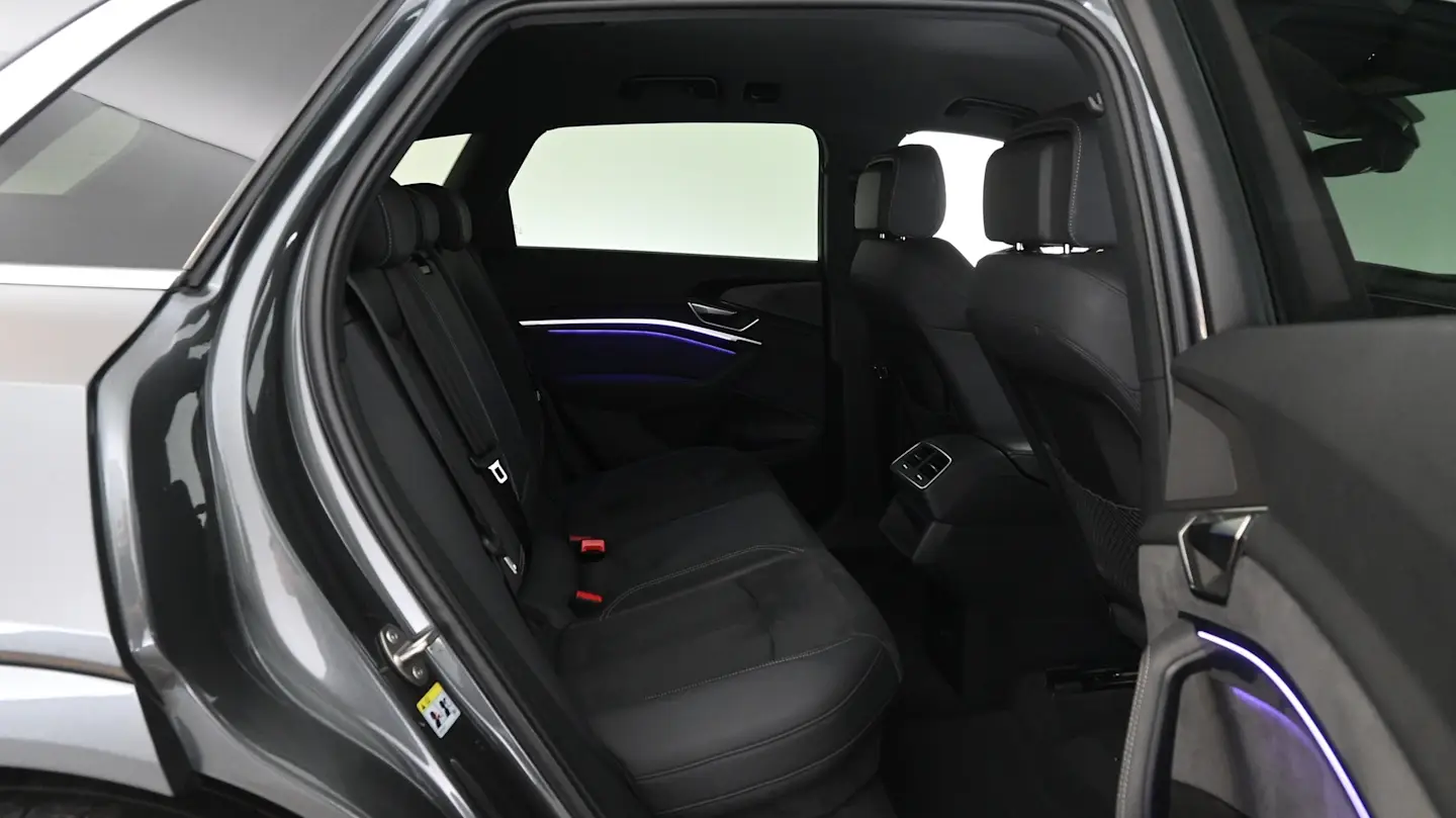 Car Image - 2Ji56n4gU5OsKzdobDPTuK