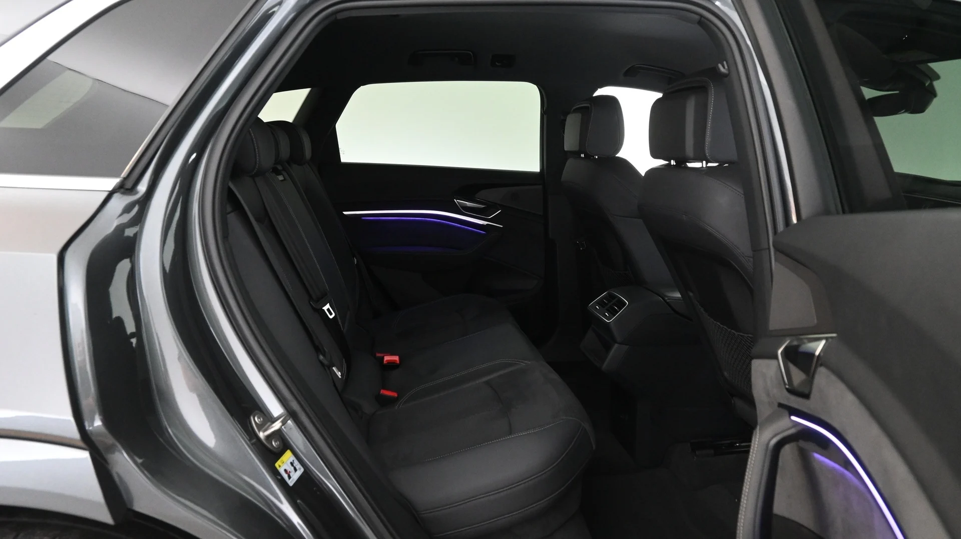 Car Image - 2Ji56n4gU5OsKzdobDPTuK