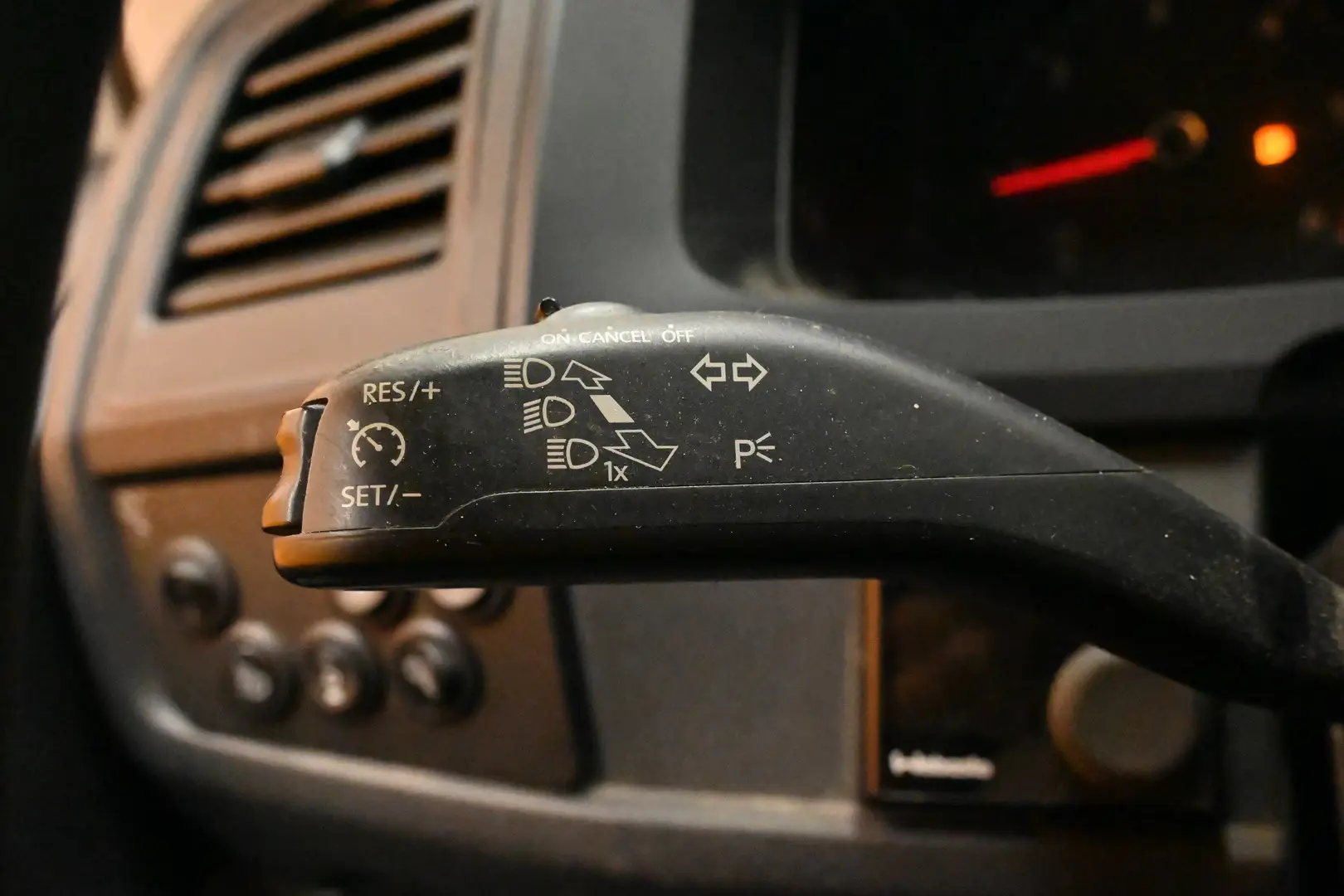Car Image - 5Zf8FEIt1zA1CbnQMBqY06