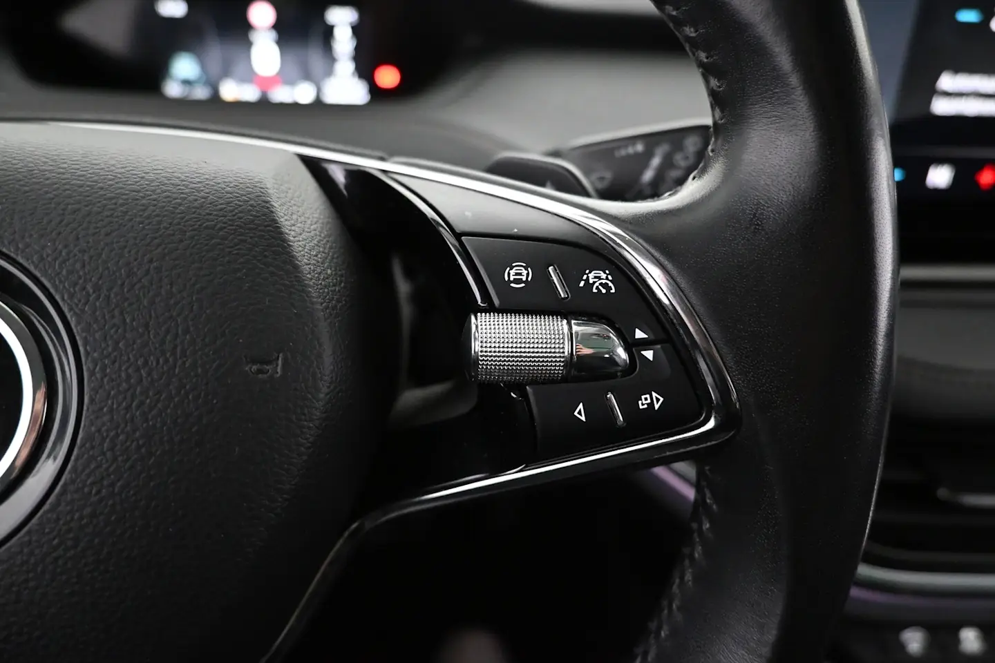 Car Image - WlxHXHQko6brDBpVBI7vg