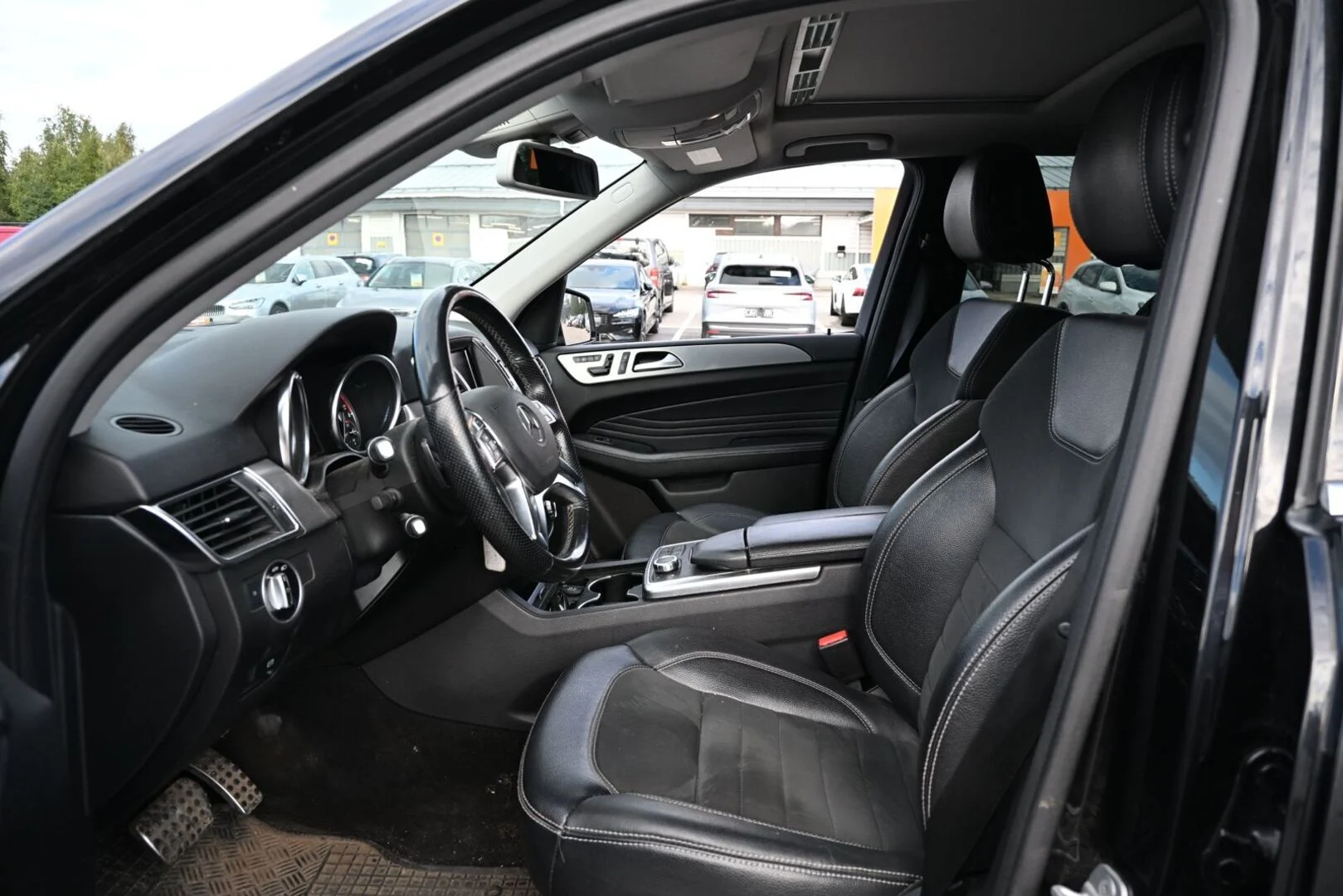 Car Image - 6Hz7eSfKQKgebY4lT2syBY