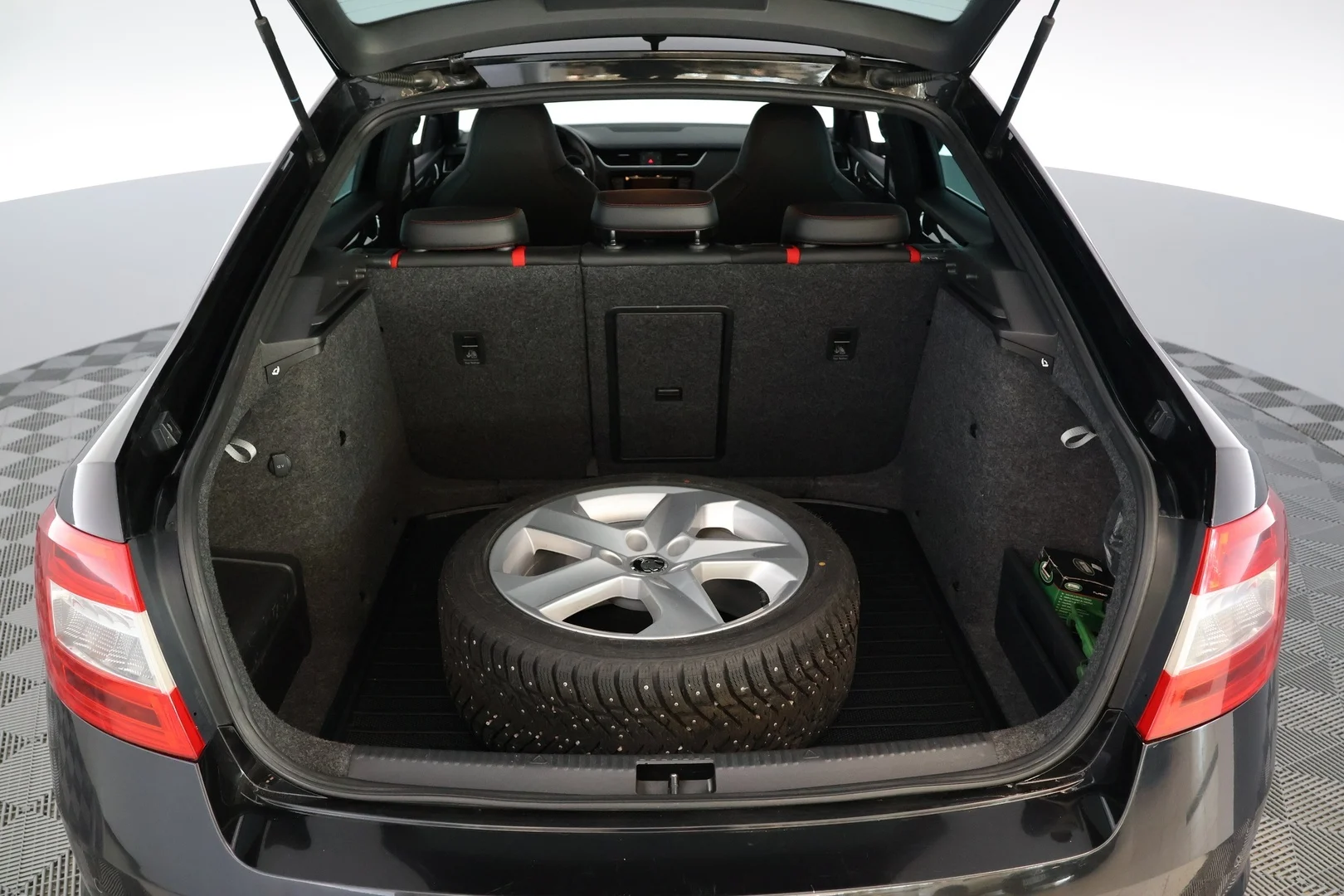 Car Image - 3nBOFjos71mnkaBUK6co8L