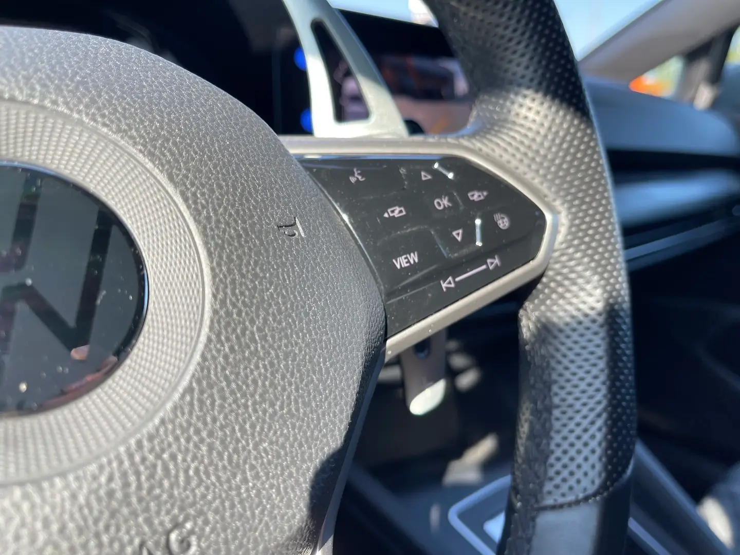 Car Image - Vqq2jIEHEFEEZIMRLcYbS