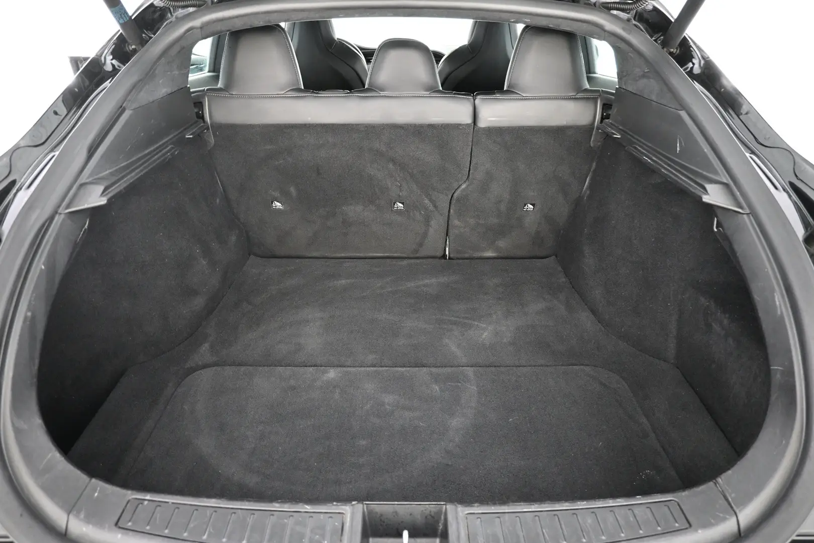 Car Image - 5pkijbN3u692SmJrPrC8sO