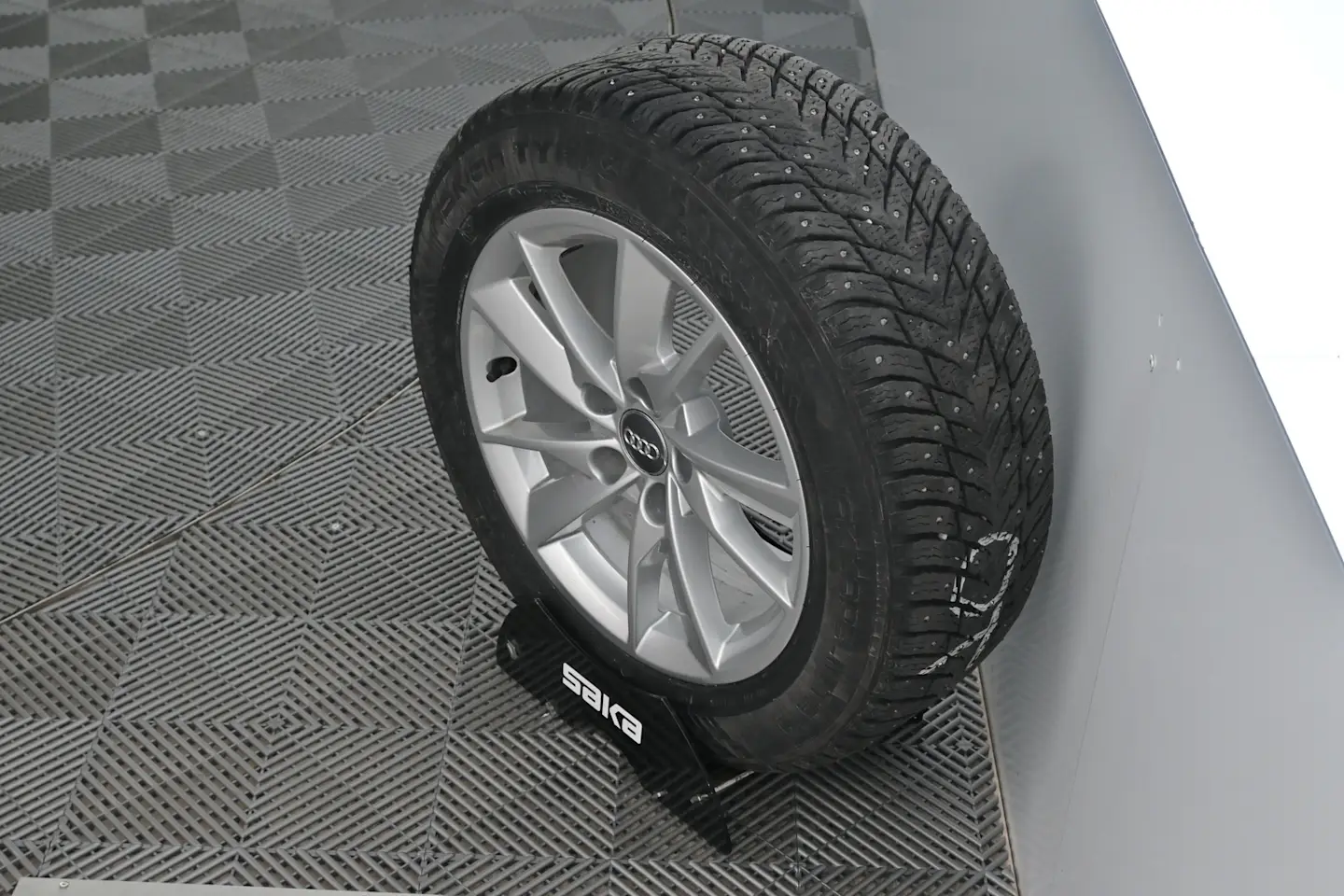 Car Image - 5pocurbbGsm6bKBR0kmsOE