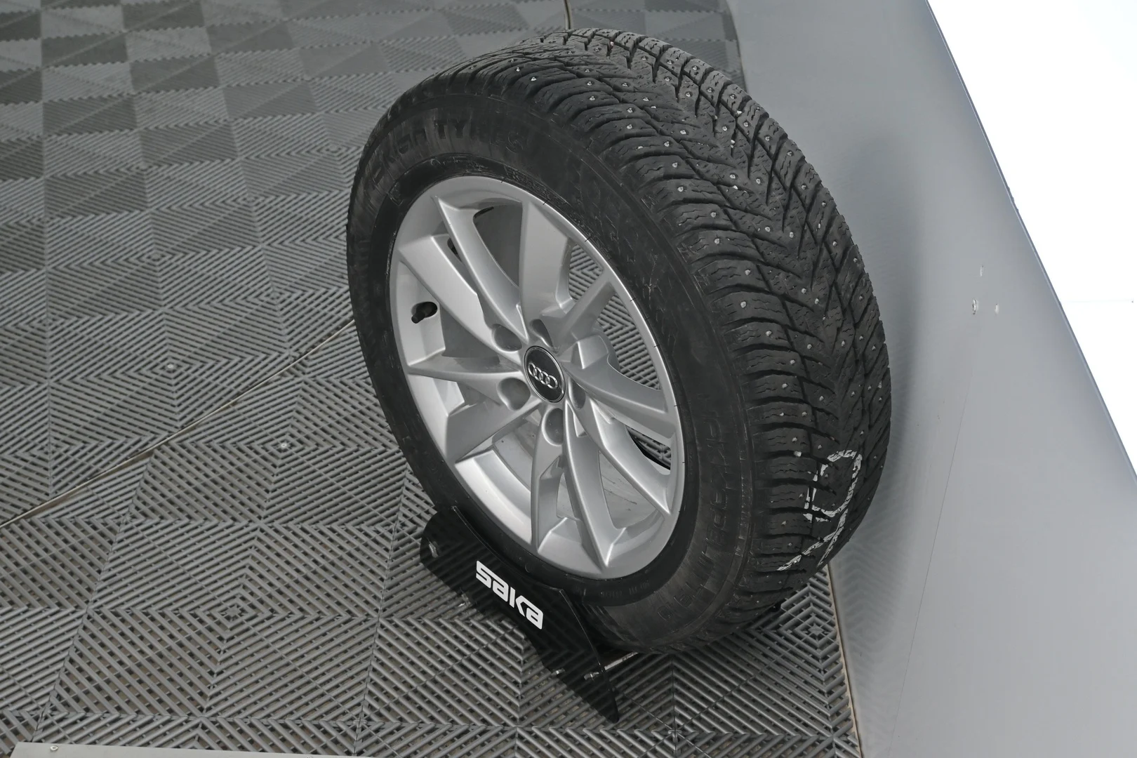 Car Image - 5pocurbbGsm6bKBR0kmsOE