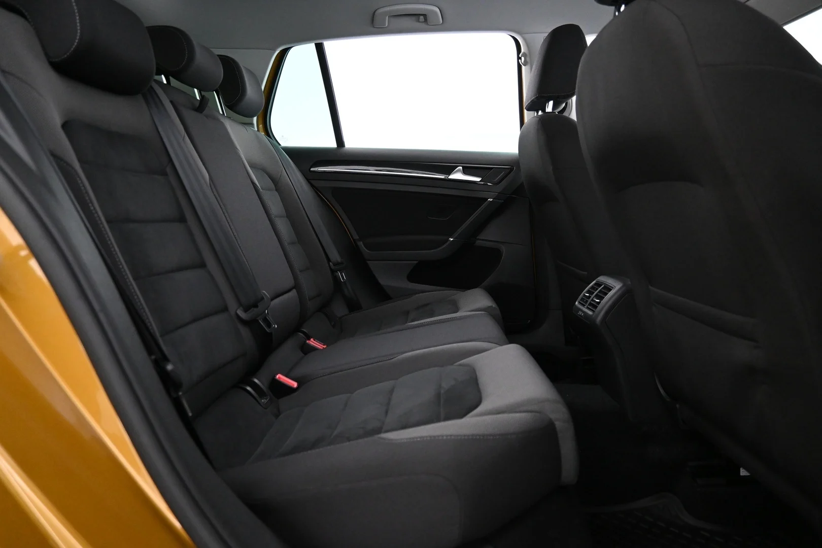 Car Image - 557P49LeIhLumif45Twjpz