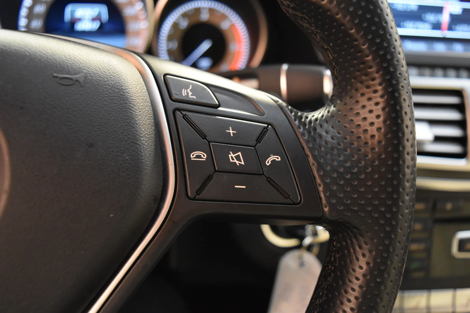 Car Image - 2mEZp0EECoVhoib6nIqfyI