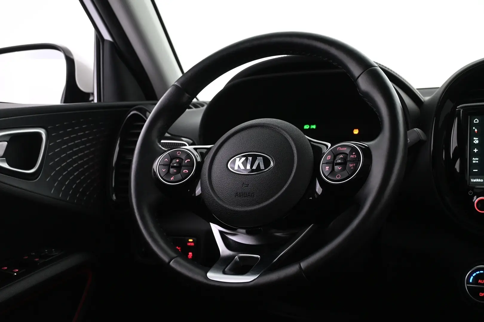 Car Image - 3BnMGAGScN5WFk4l8gI5ON