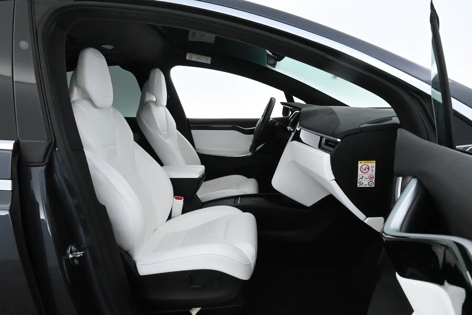 Car Image - 3x3D9vGbX5HxsffwqSjKk1
