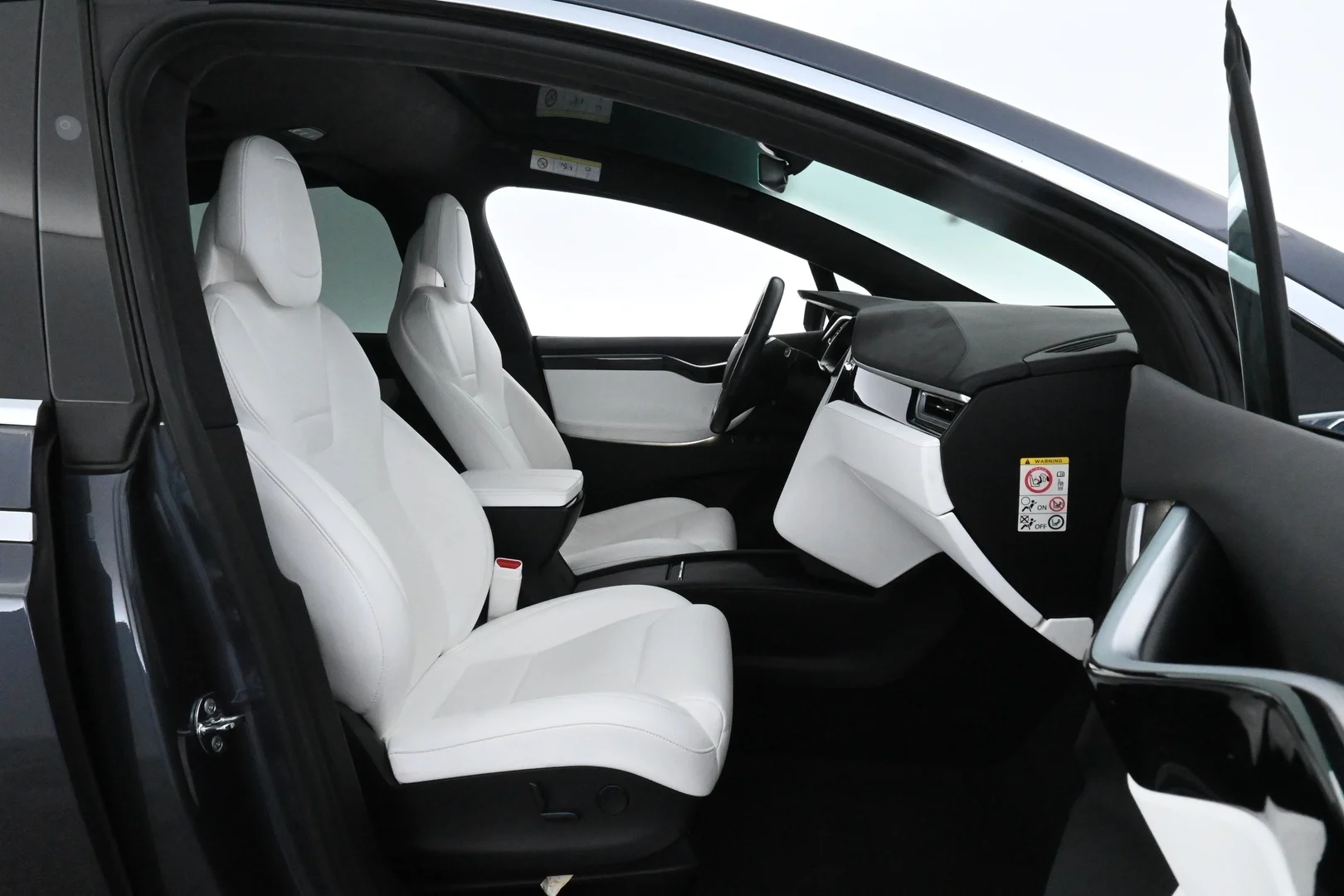 Car Image - 3x3D9vGbX5HxsffwqSjKk1