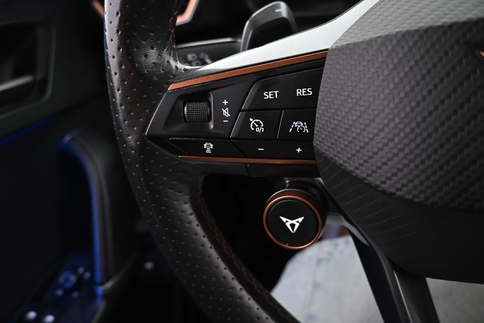 Car Image - R9vmEf8nF30Qezmnn54Q3