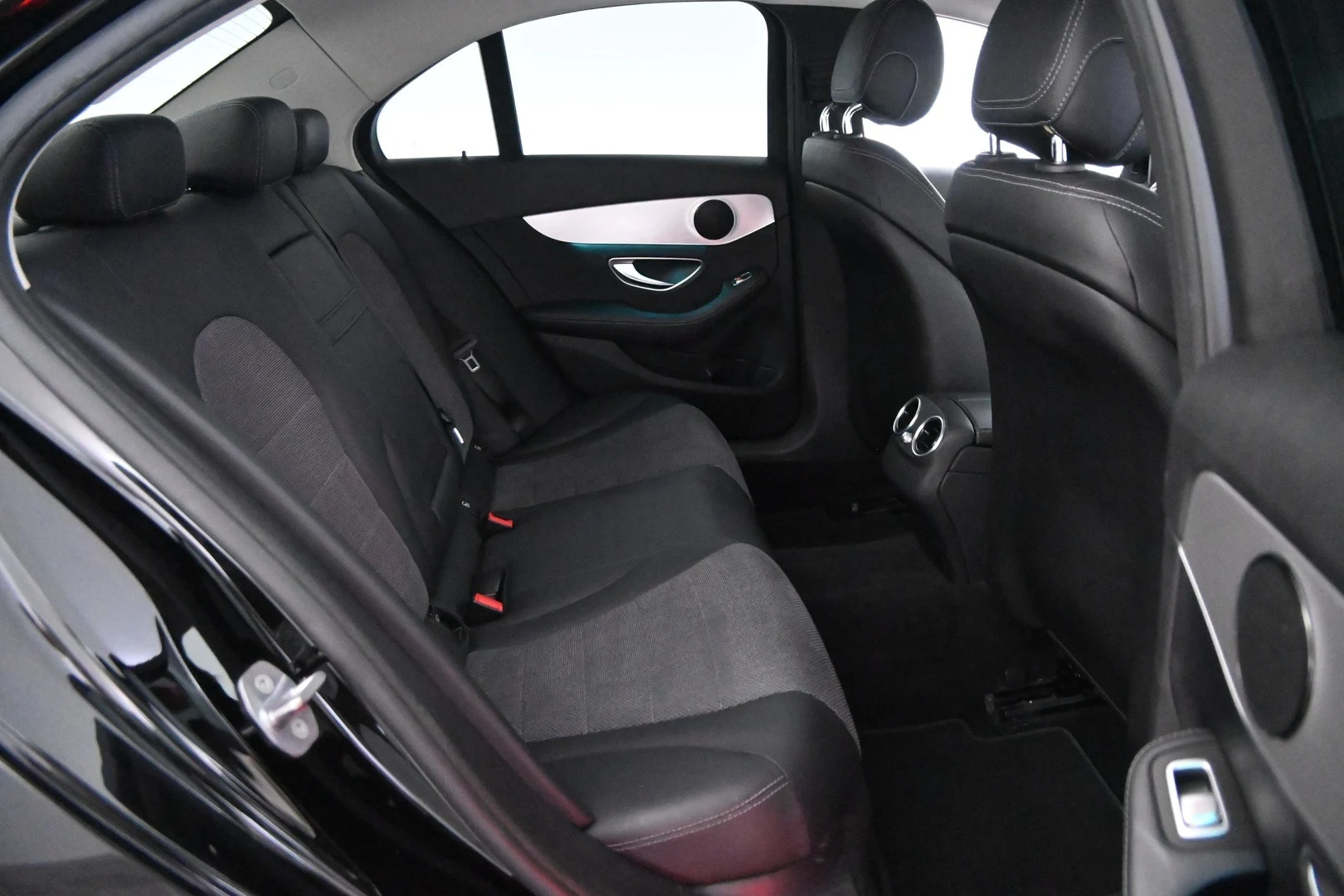 Car Image - 3ncit7Md3zDaRYO2VLOXhf
