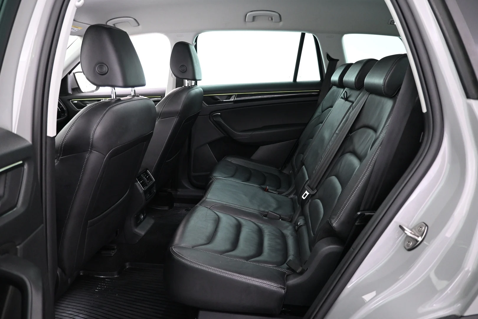 Car Image - 78qsuQZrU1wjsuHtzvtKcH