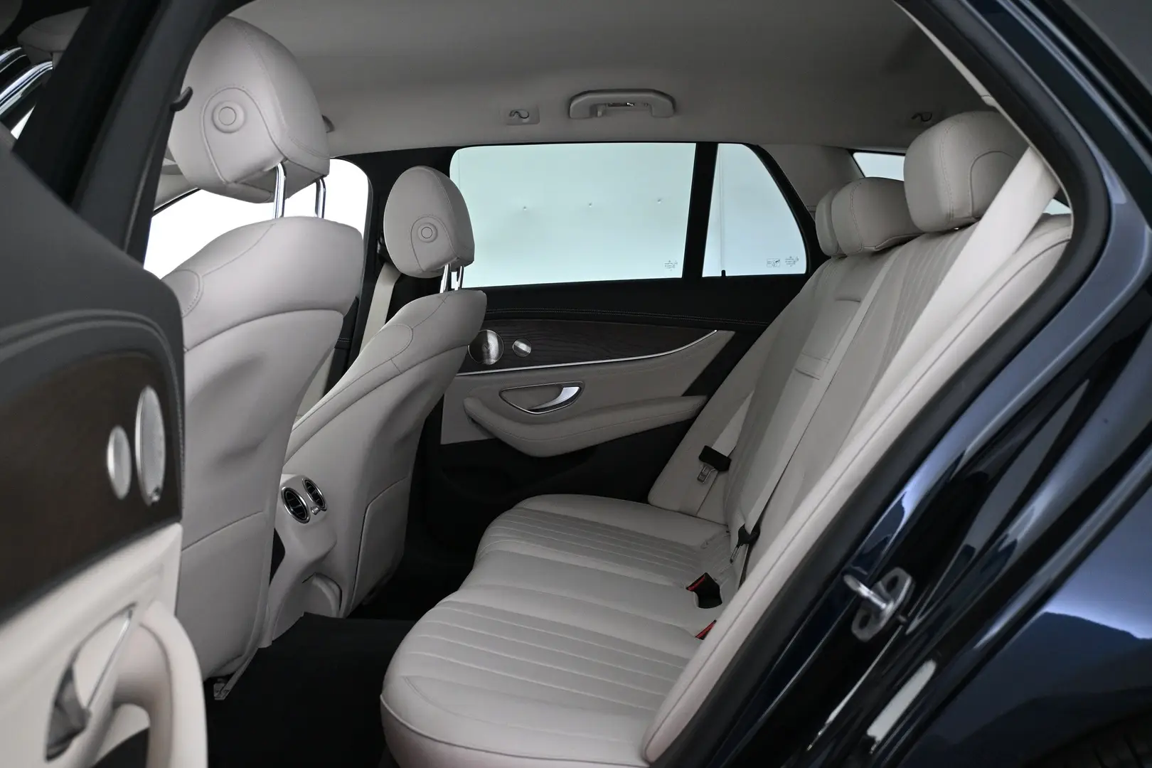 Car Image - nkfubx2hWI83IzQ4HHEzR