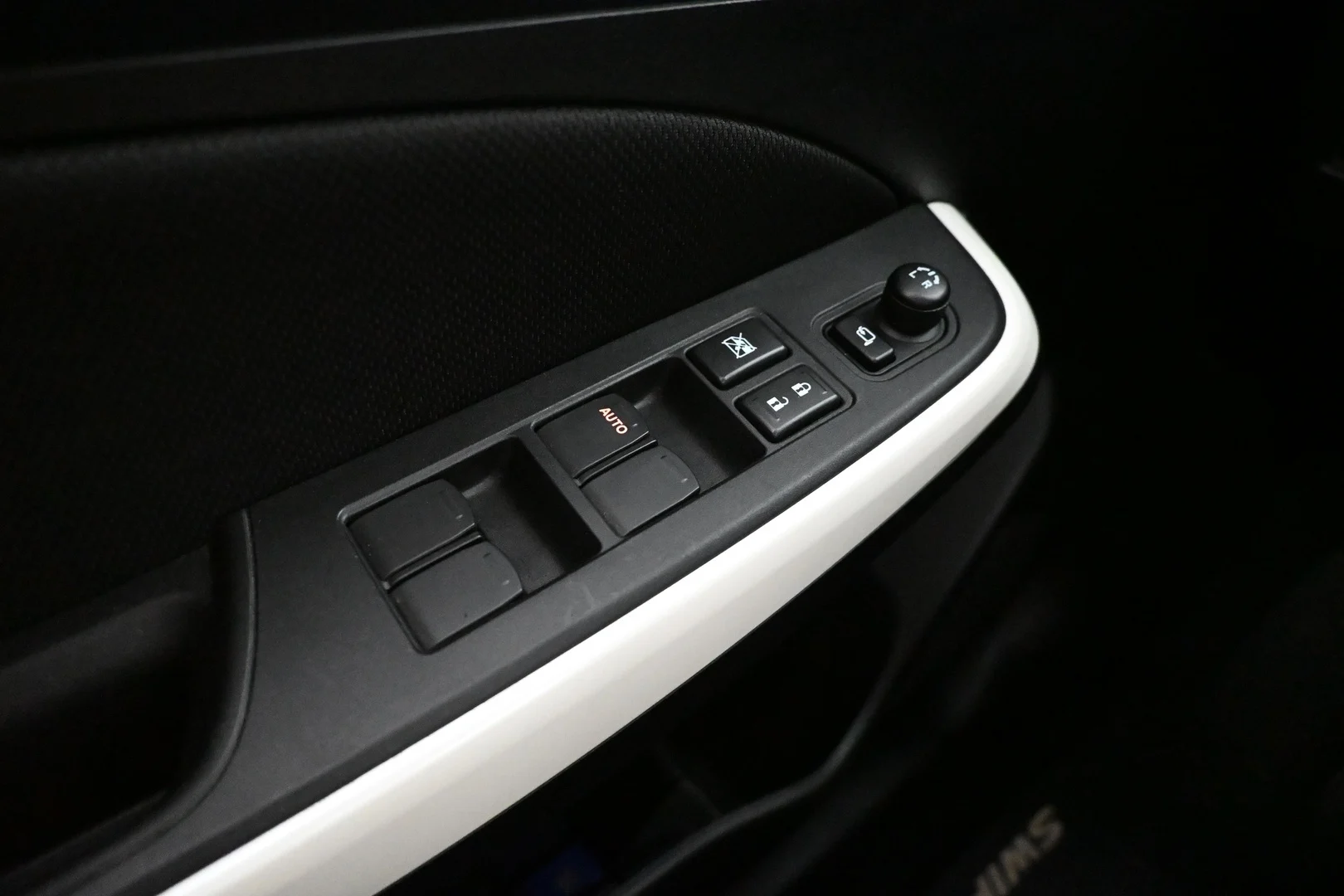Car Image - 4V1k4v6I28MFKNUi3Bd5be
