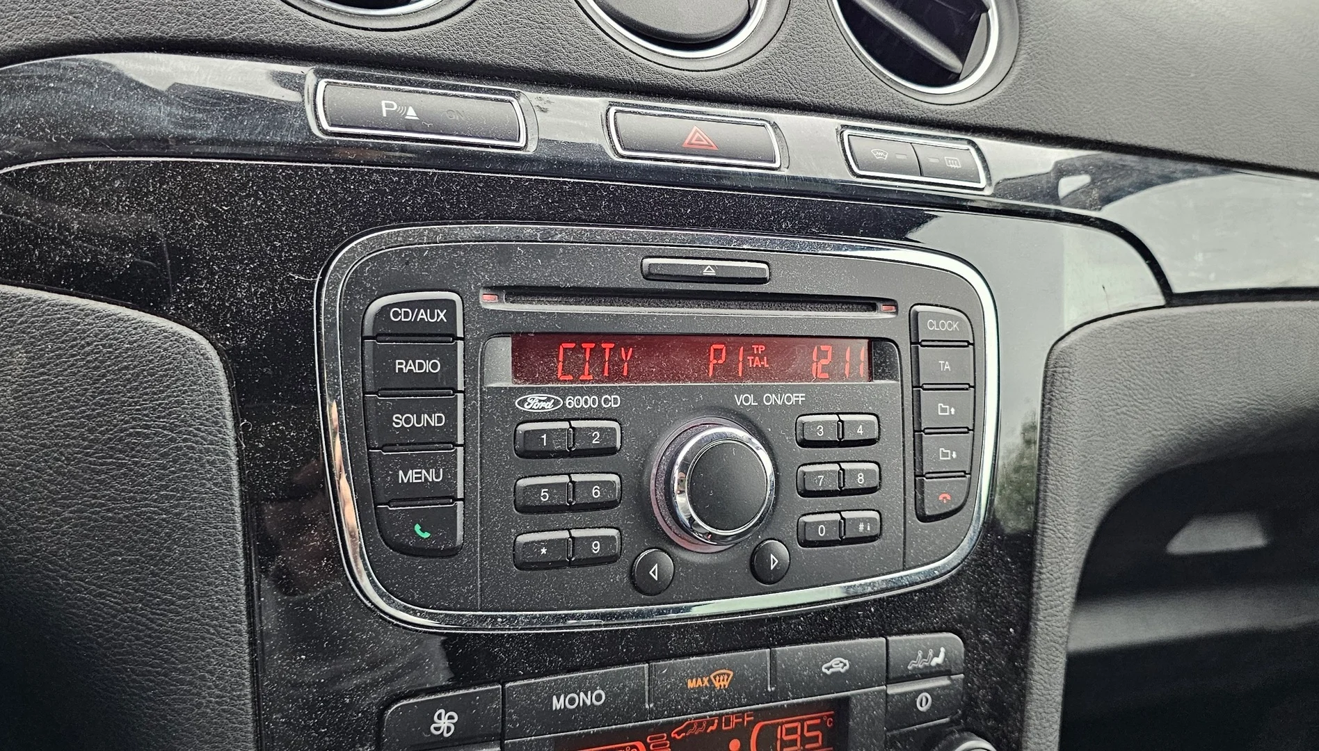Car Image - 4a0VukQyZGwibc1dd2rya