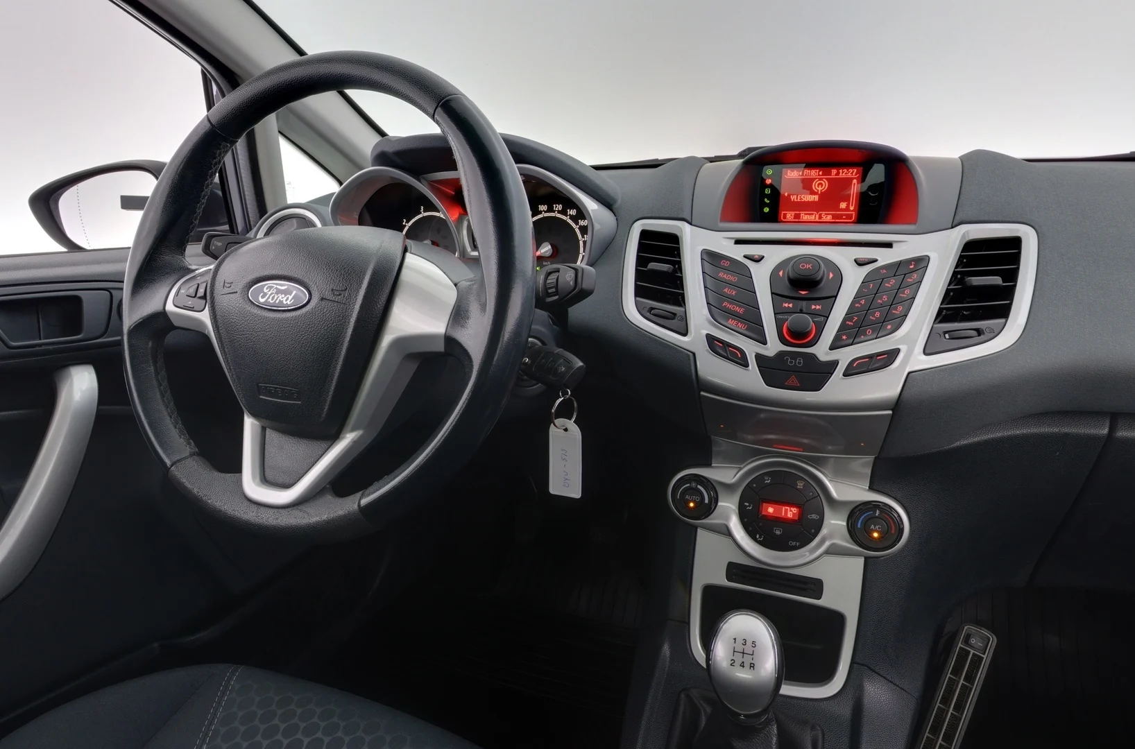 Car Image - 3ytGjuZwAALtMuRyTkGYPL