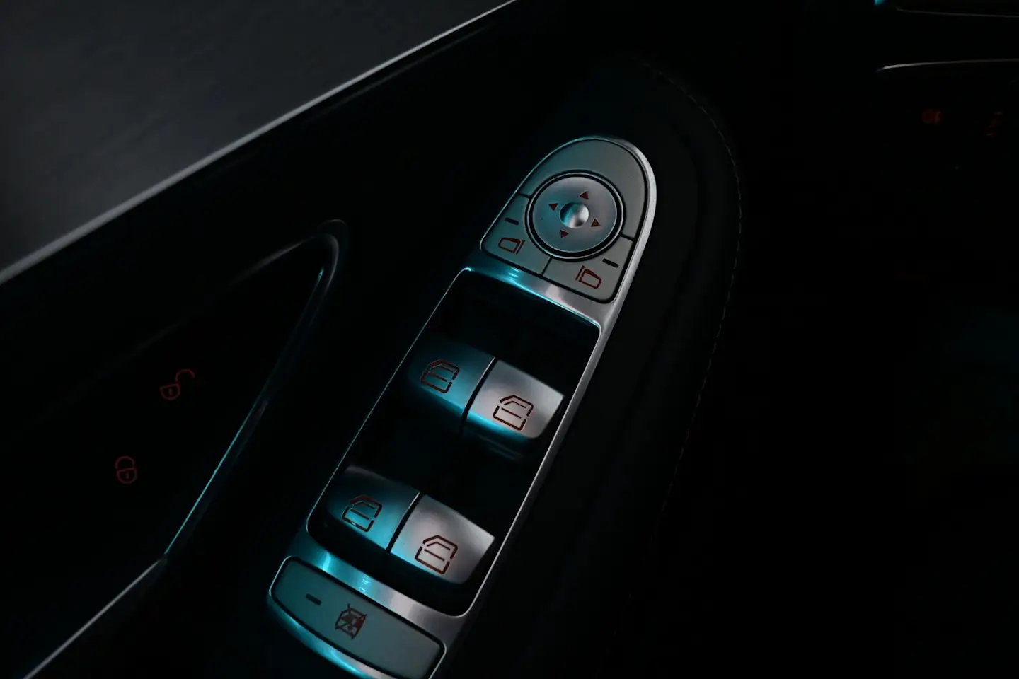 Car Image - 6n6mwhUn9Nc0nxek0Gphkm
