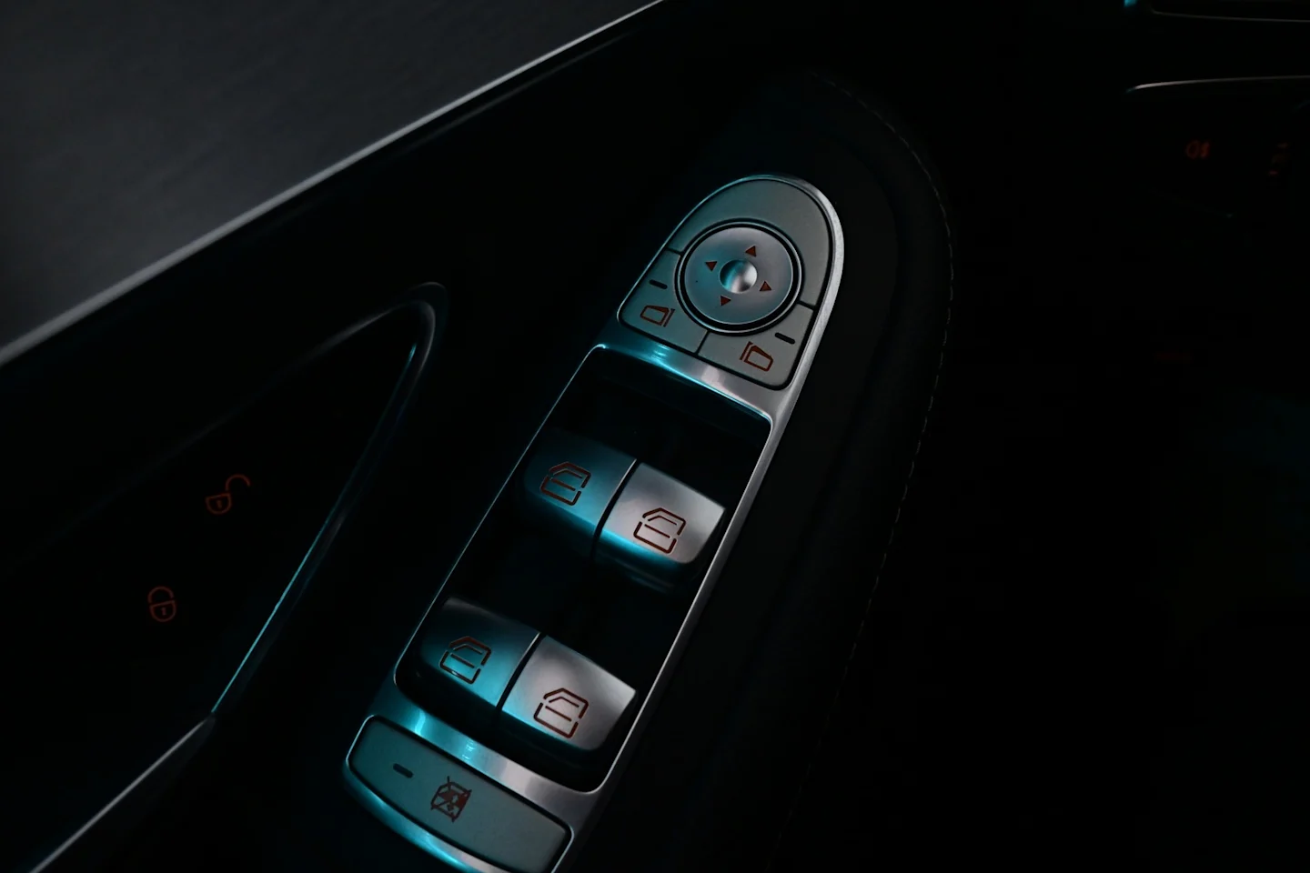 Car Image - 6n6mwhUn9Nc0nxek0Gphkm