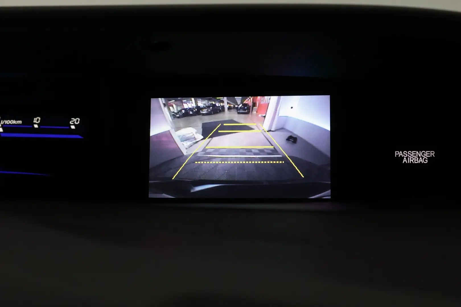 Car Image - 2bYbWG85PbLUVB0BaFHQb1