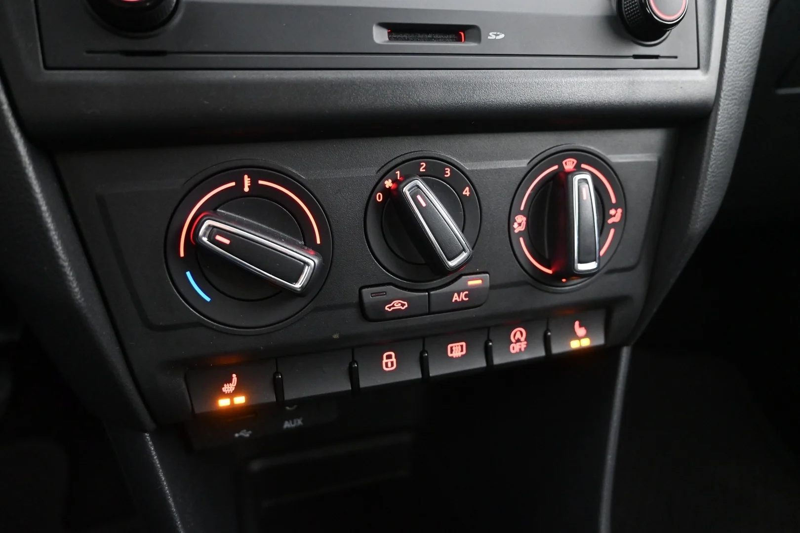 Car Image - 6yRLSHwz0ZXyvYvbsMPQ3x